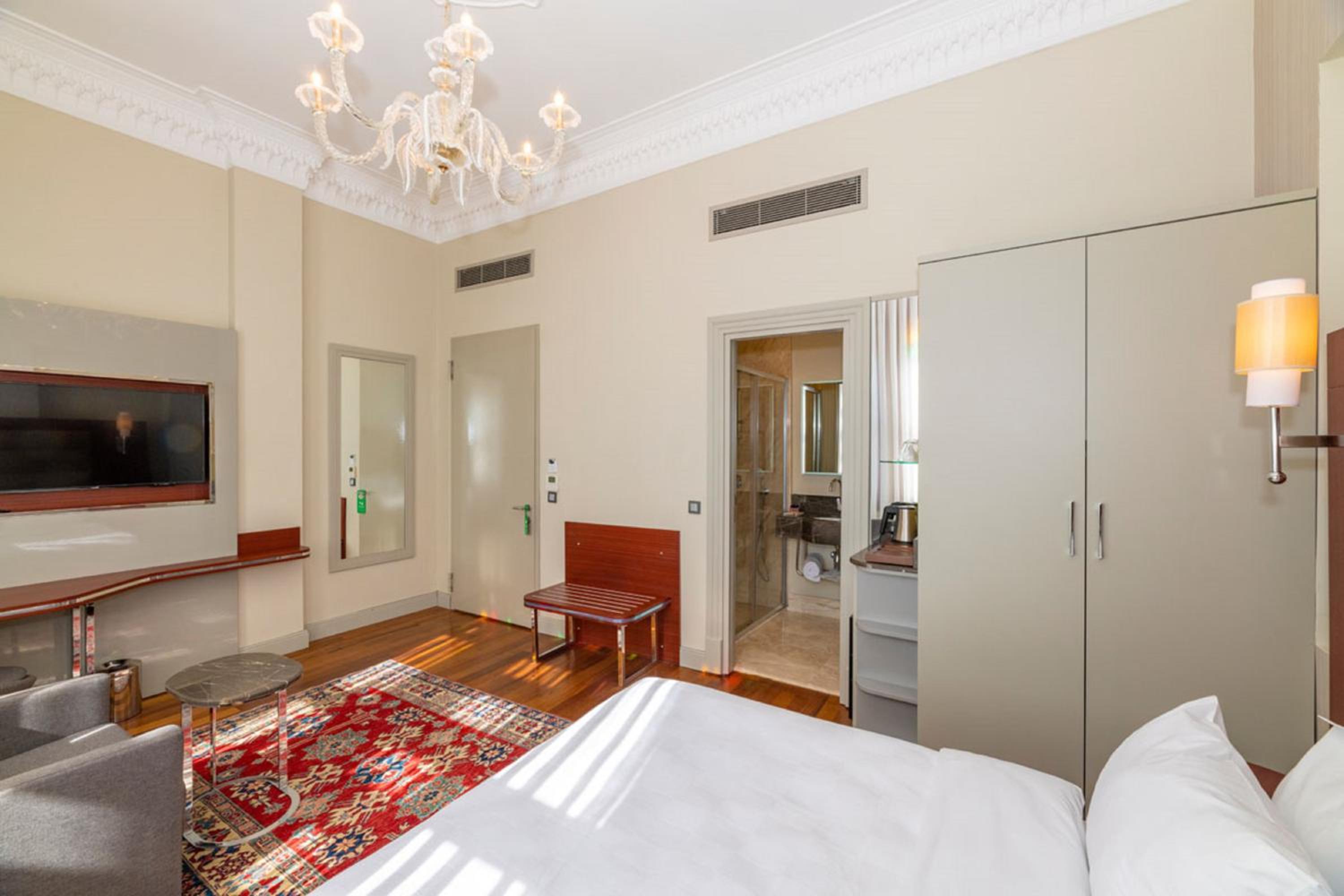 Standard Double Room photo 3