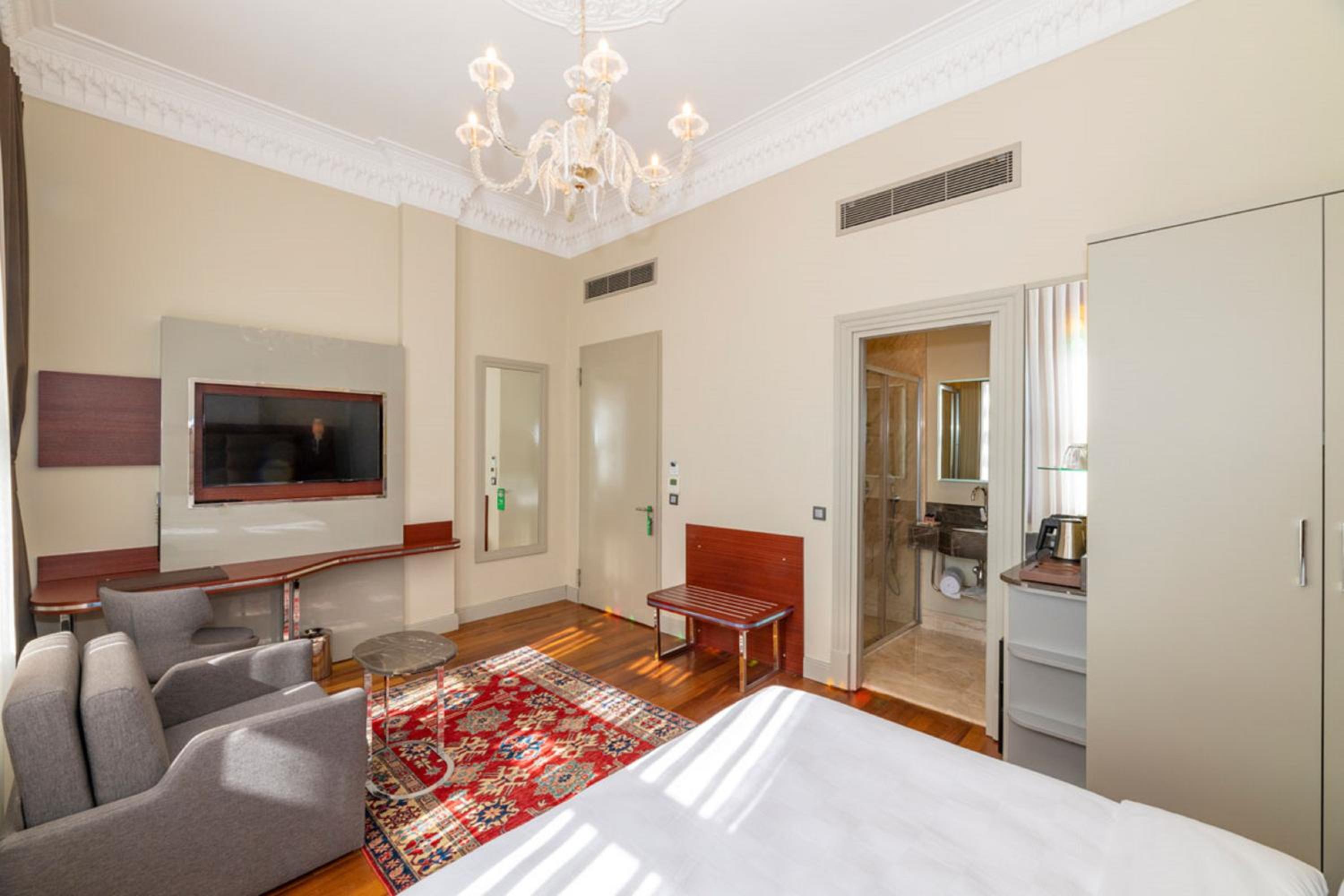 Standard Double Room photo 3