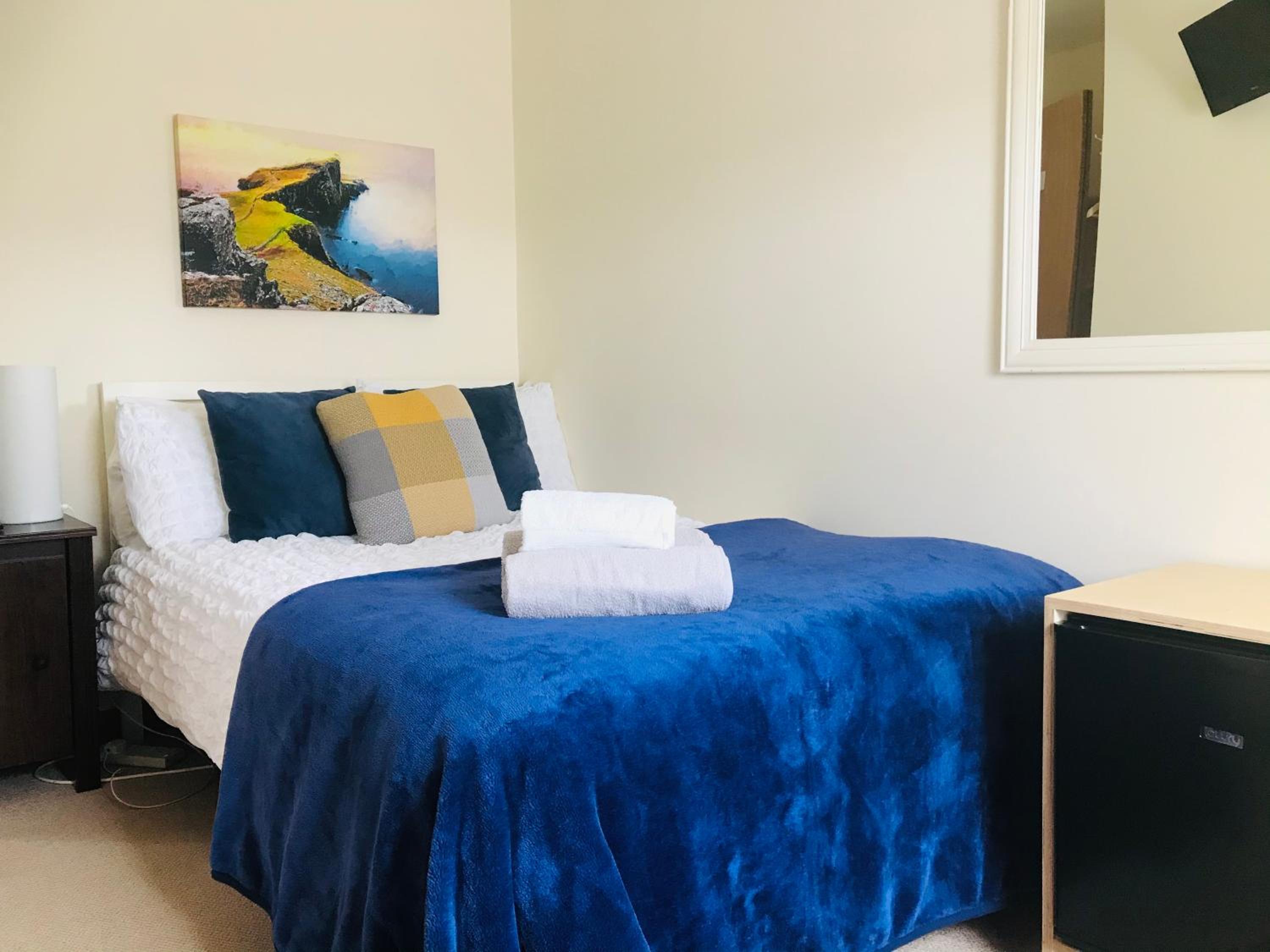 Single Room With Private Bathroom