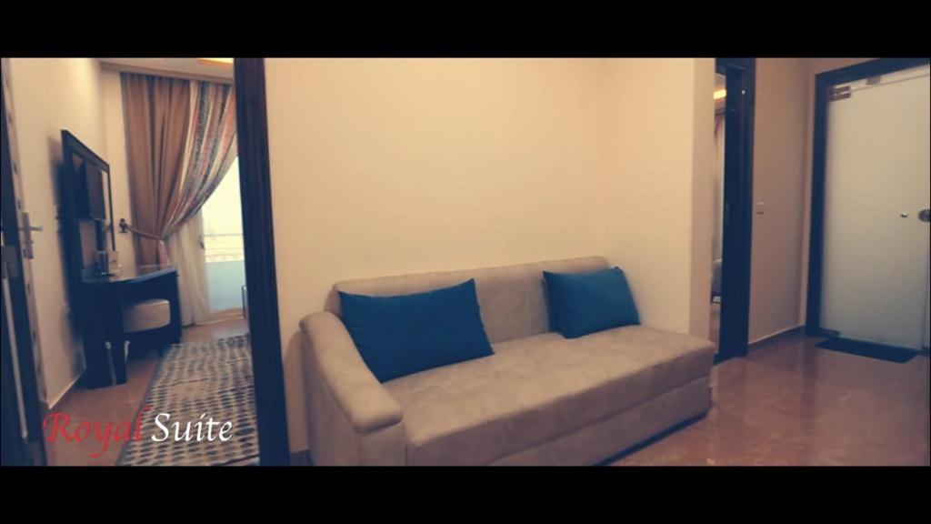 Superior Suite - Photo 7