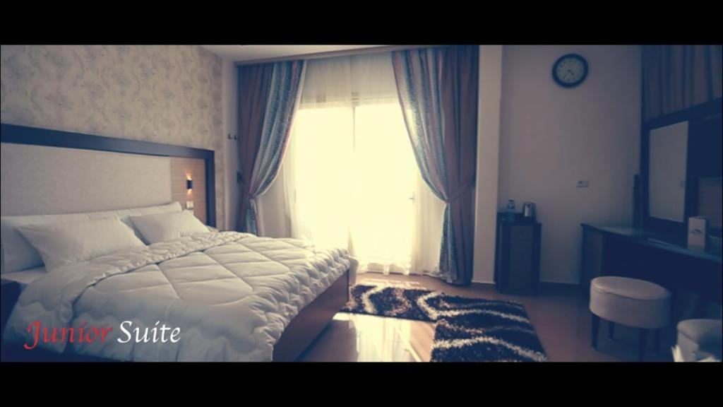 Superior Suite - Photo 6
