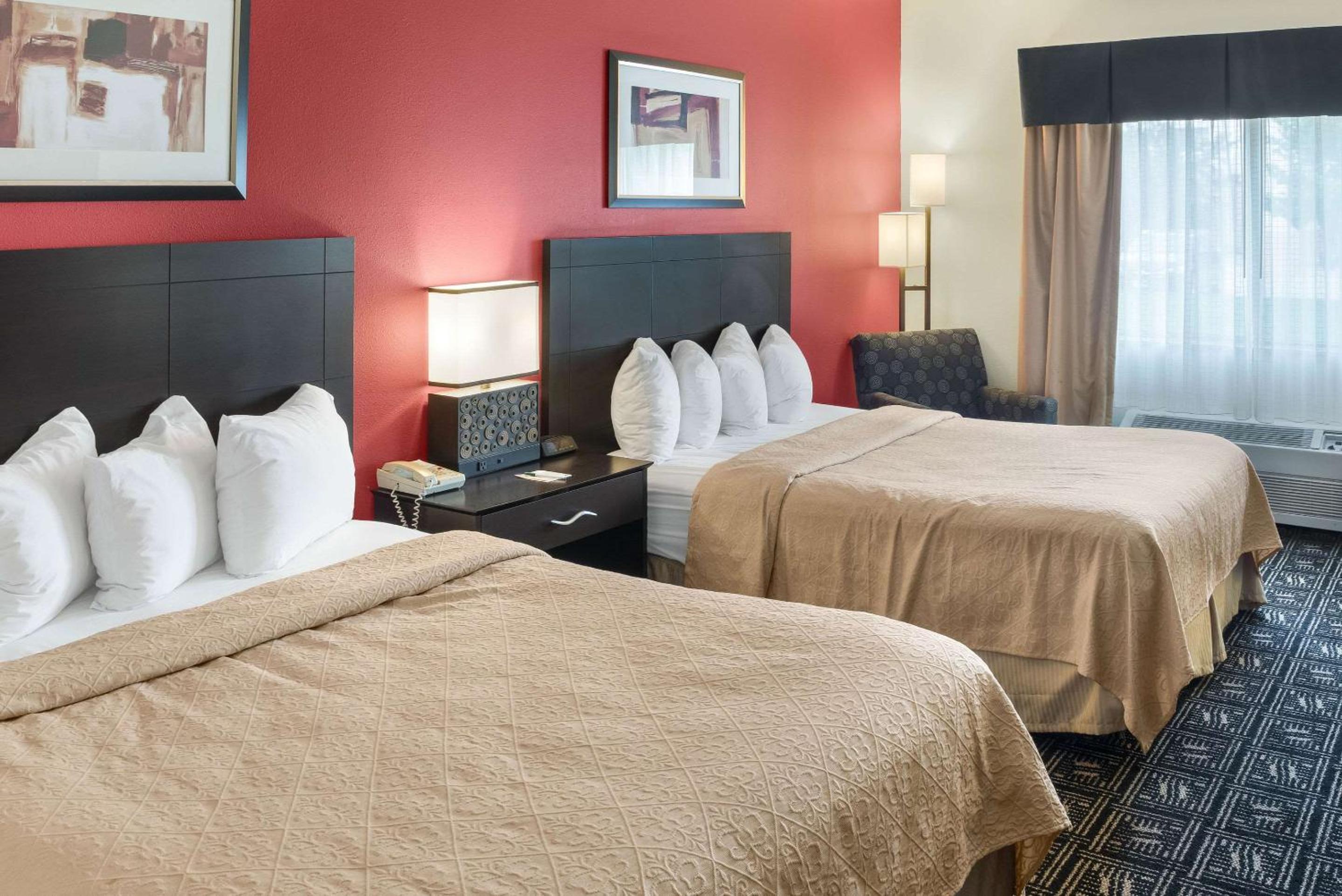 Queen Room with Two Queen Beds - Non-Smoking - Photo 1