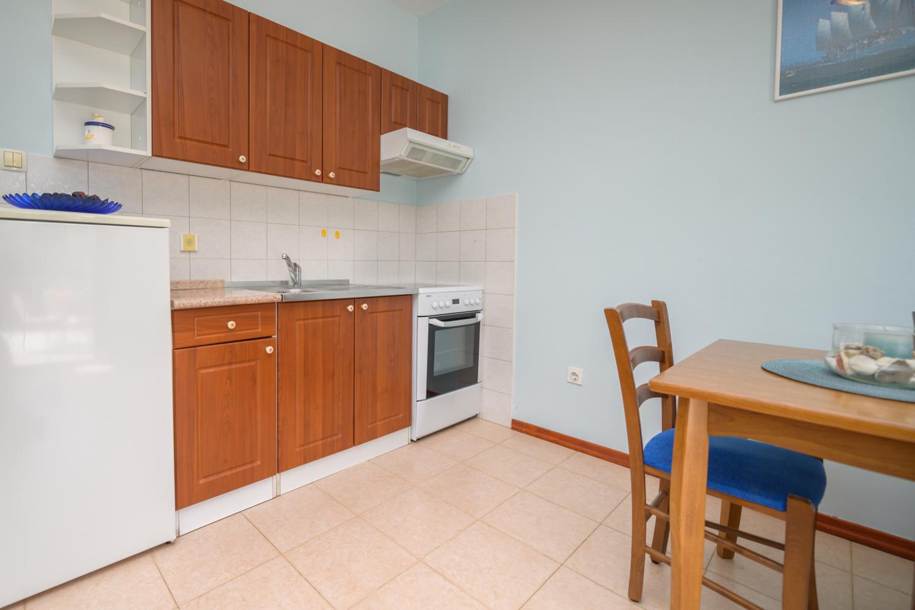 One-Bedroom Apartment photo 2