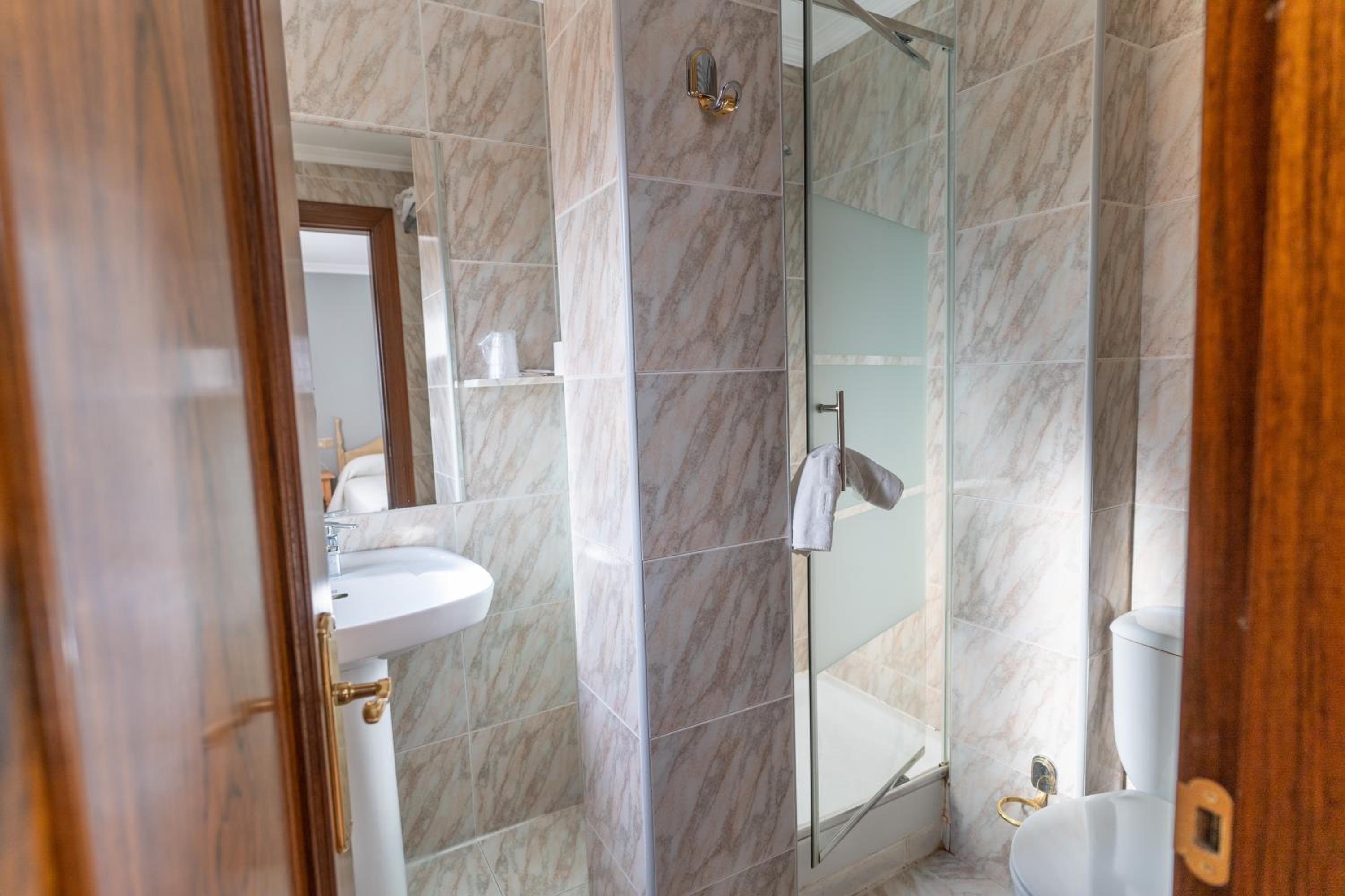 Superior Twin Room with City View photo 3