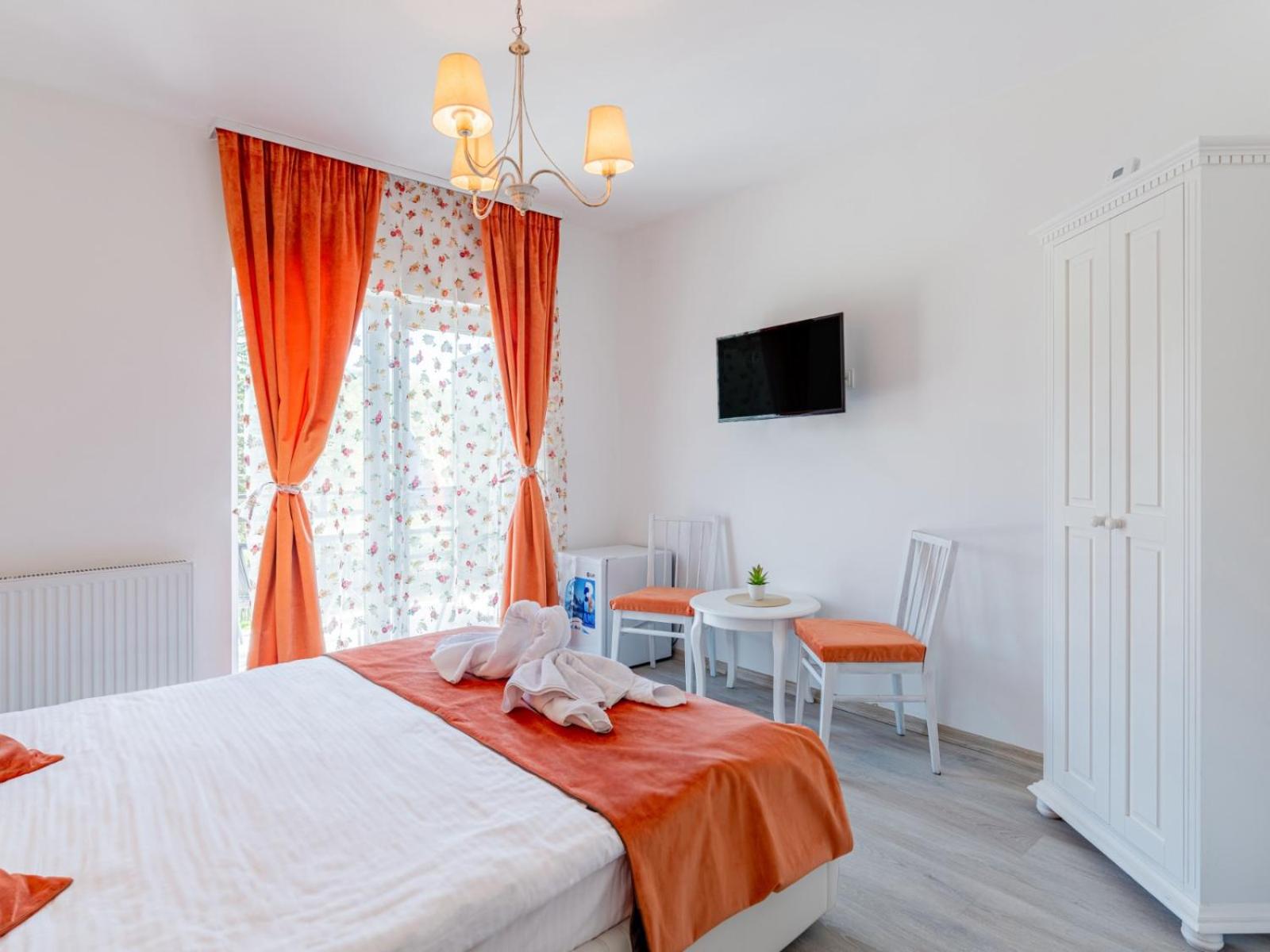 Deluxe Room (2 Adults + 1 Child) photo 1