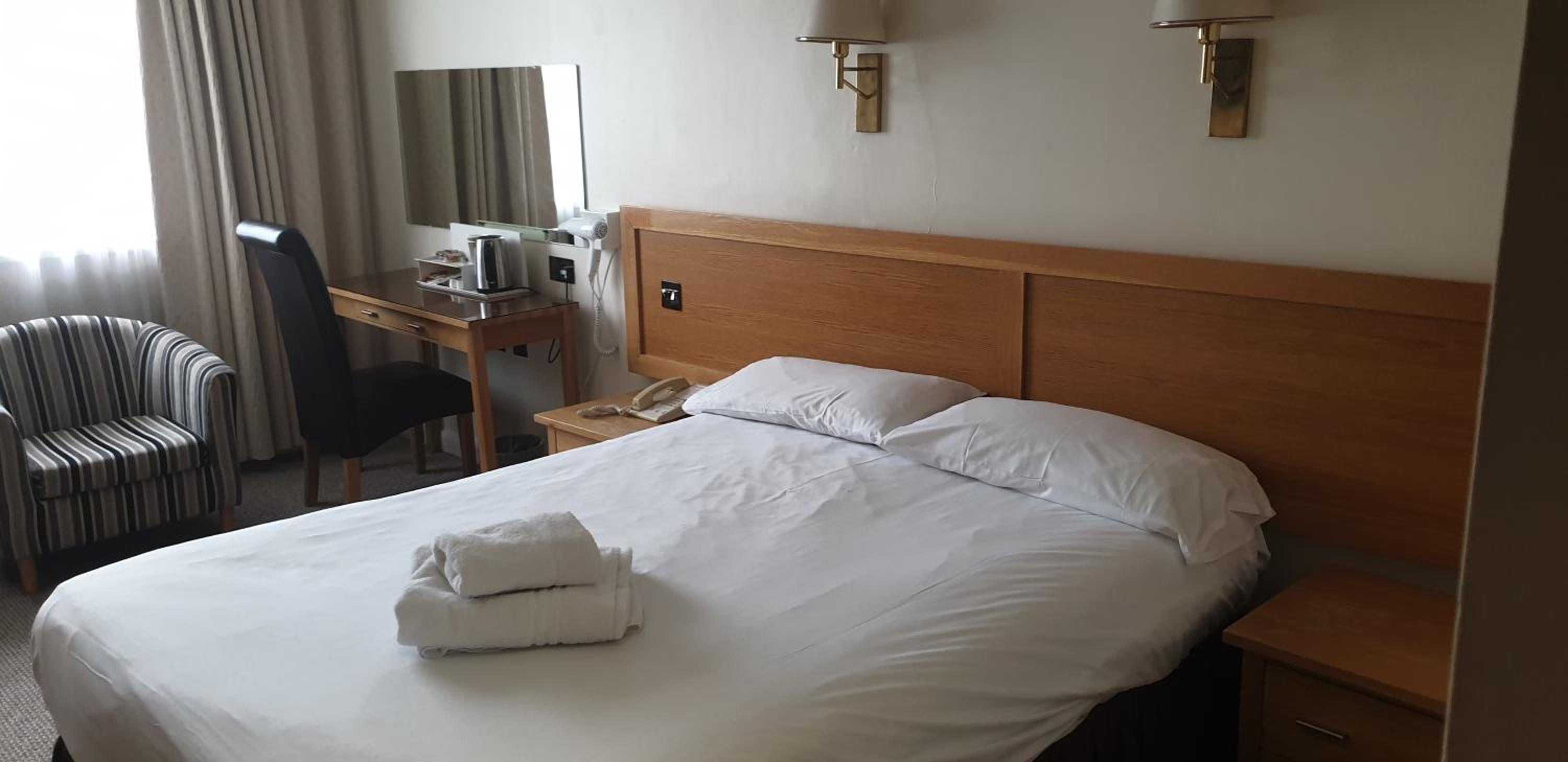 Standard Double Room - Photo 8