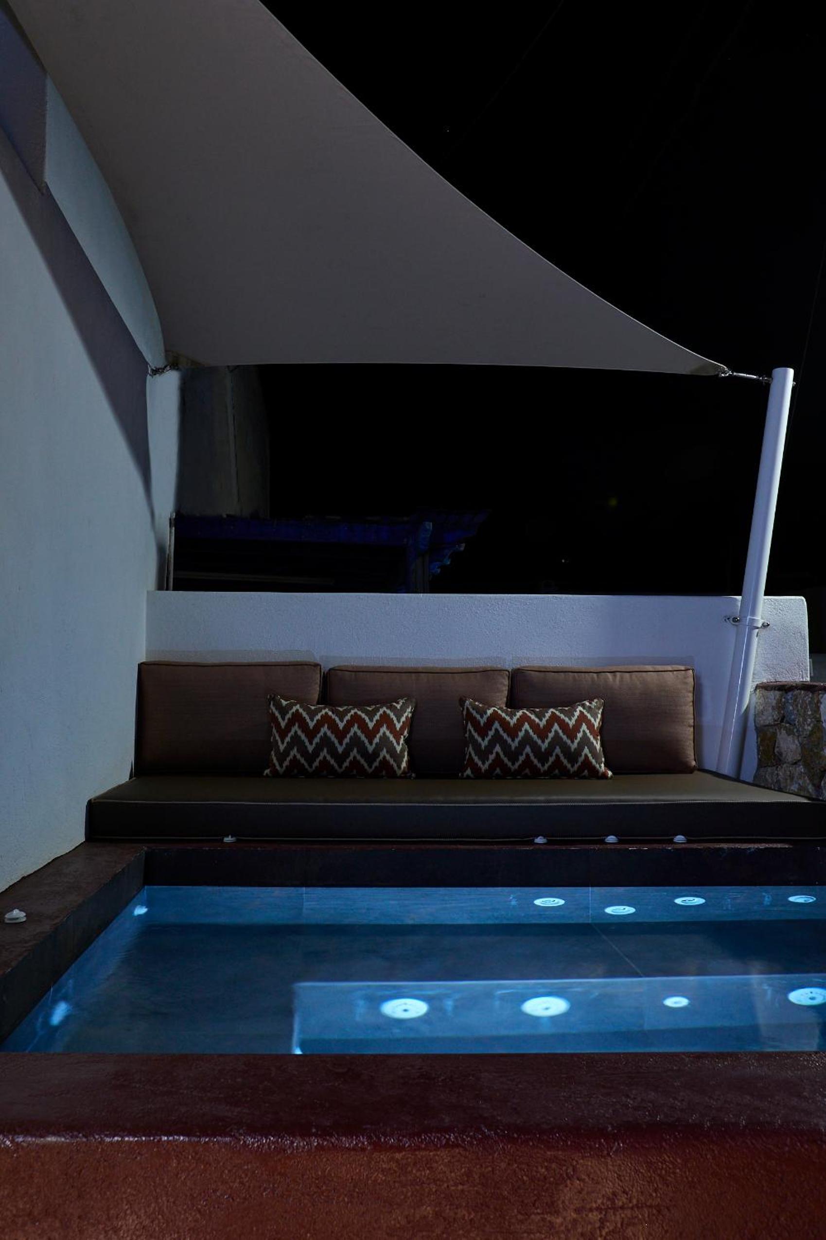 Junior Suite with Hot Tub photo 3