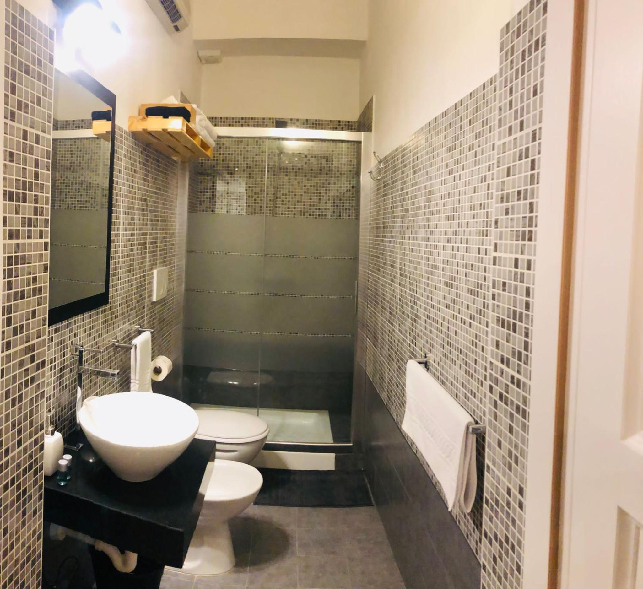 Standard Double Room - Photo 4