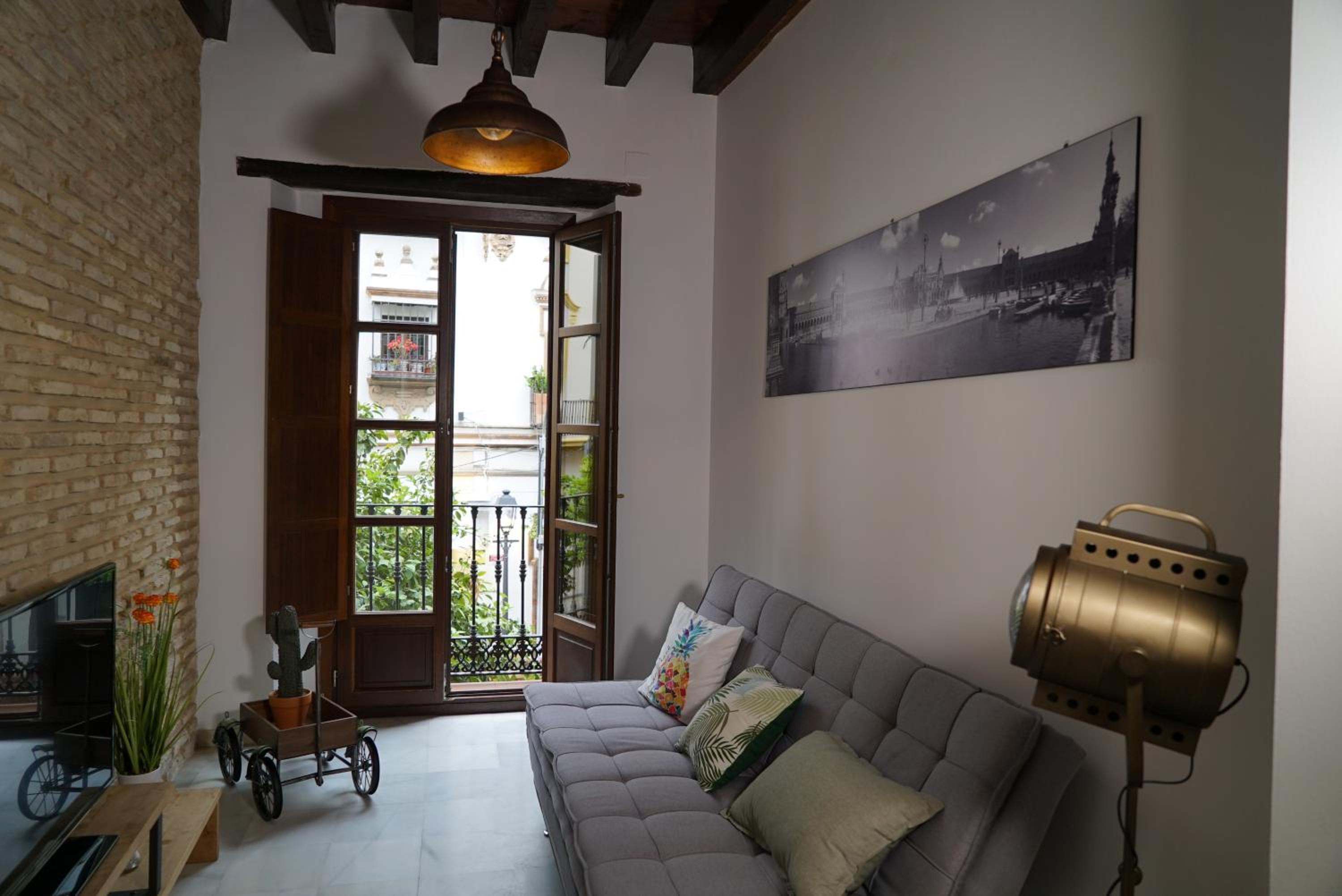 Apartamento con Balcón