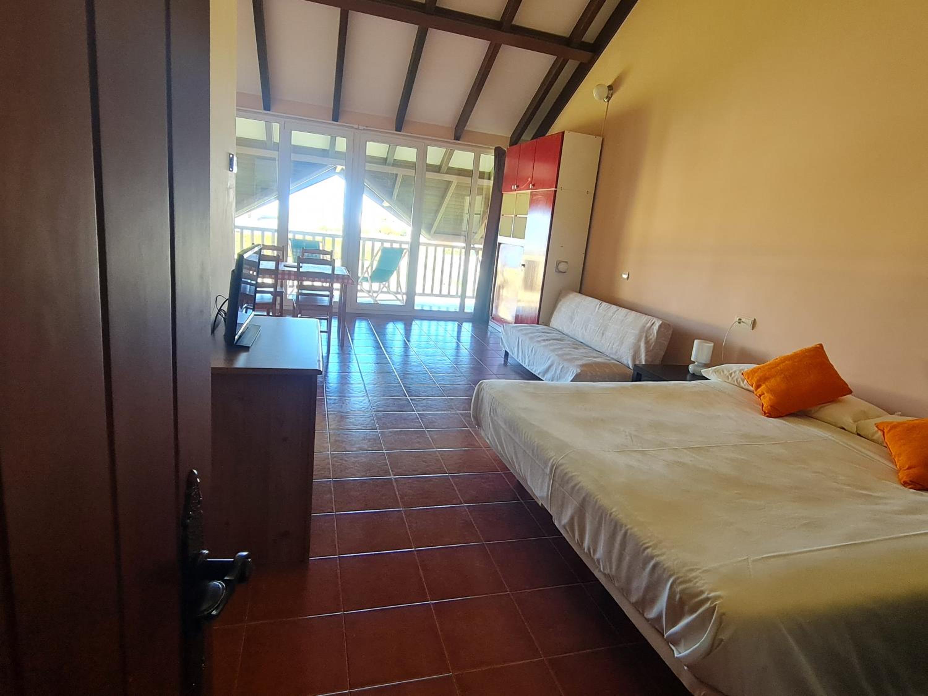 Estudio con terraza