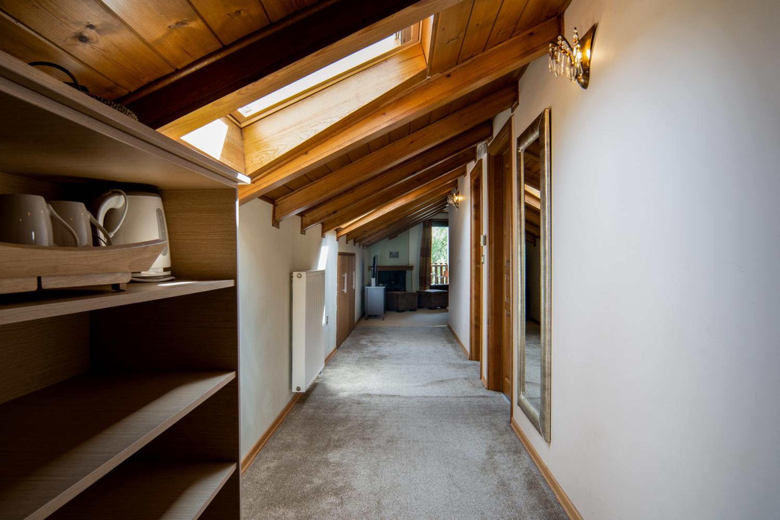 Two-Bedroom Suite with Fireplace photo 2