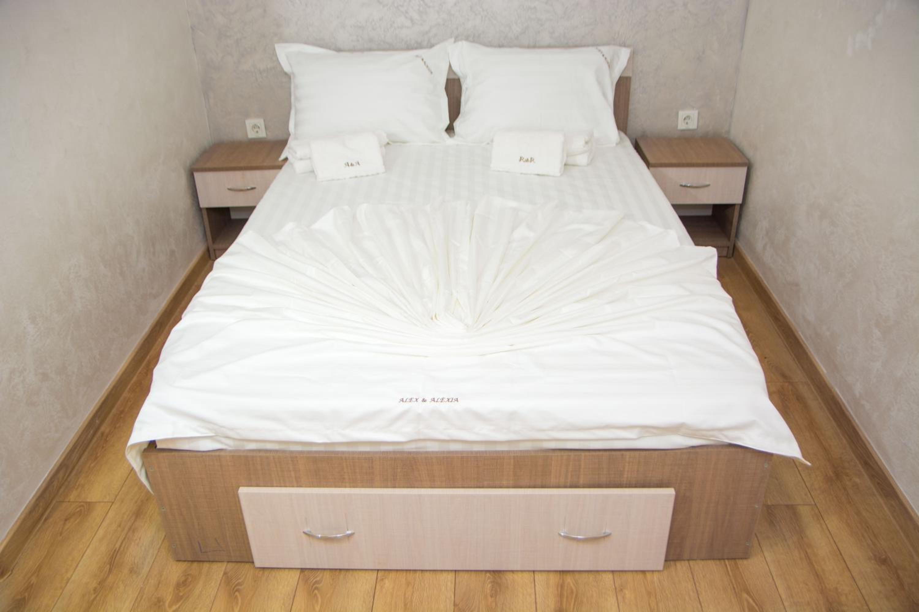 Double Room with Shared Bathroom photo 1