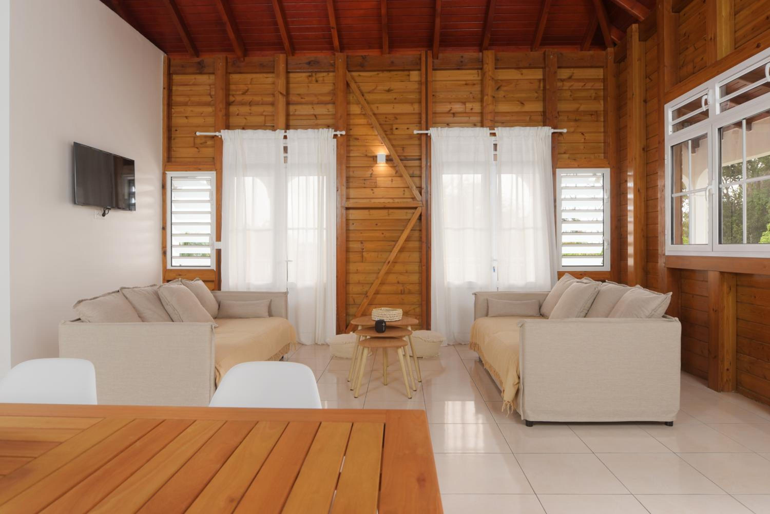 Three-Bedroom Villa photo 1
