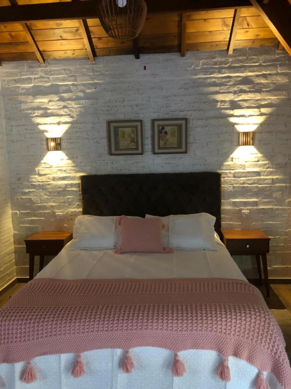 Double Room with Spa Bath - Photo 3