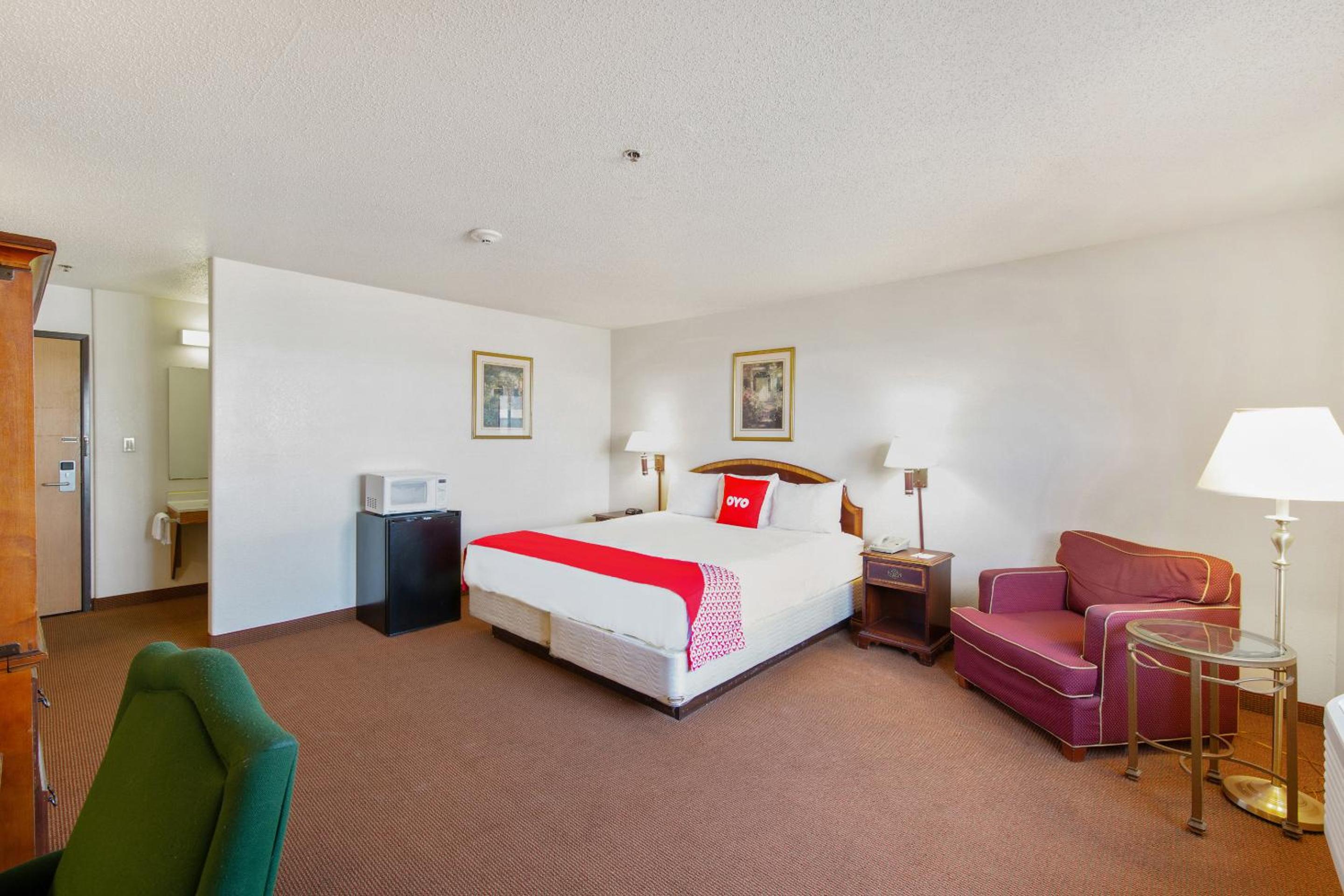 Premium King Bed - Photo 1