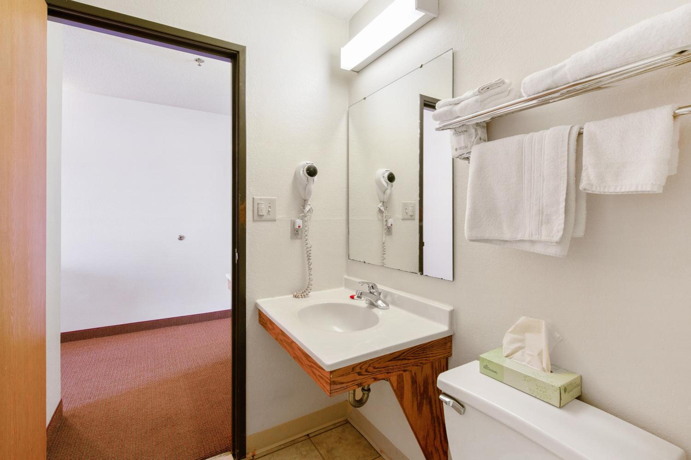 Suite Two Doubles - Photo 4