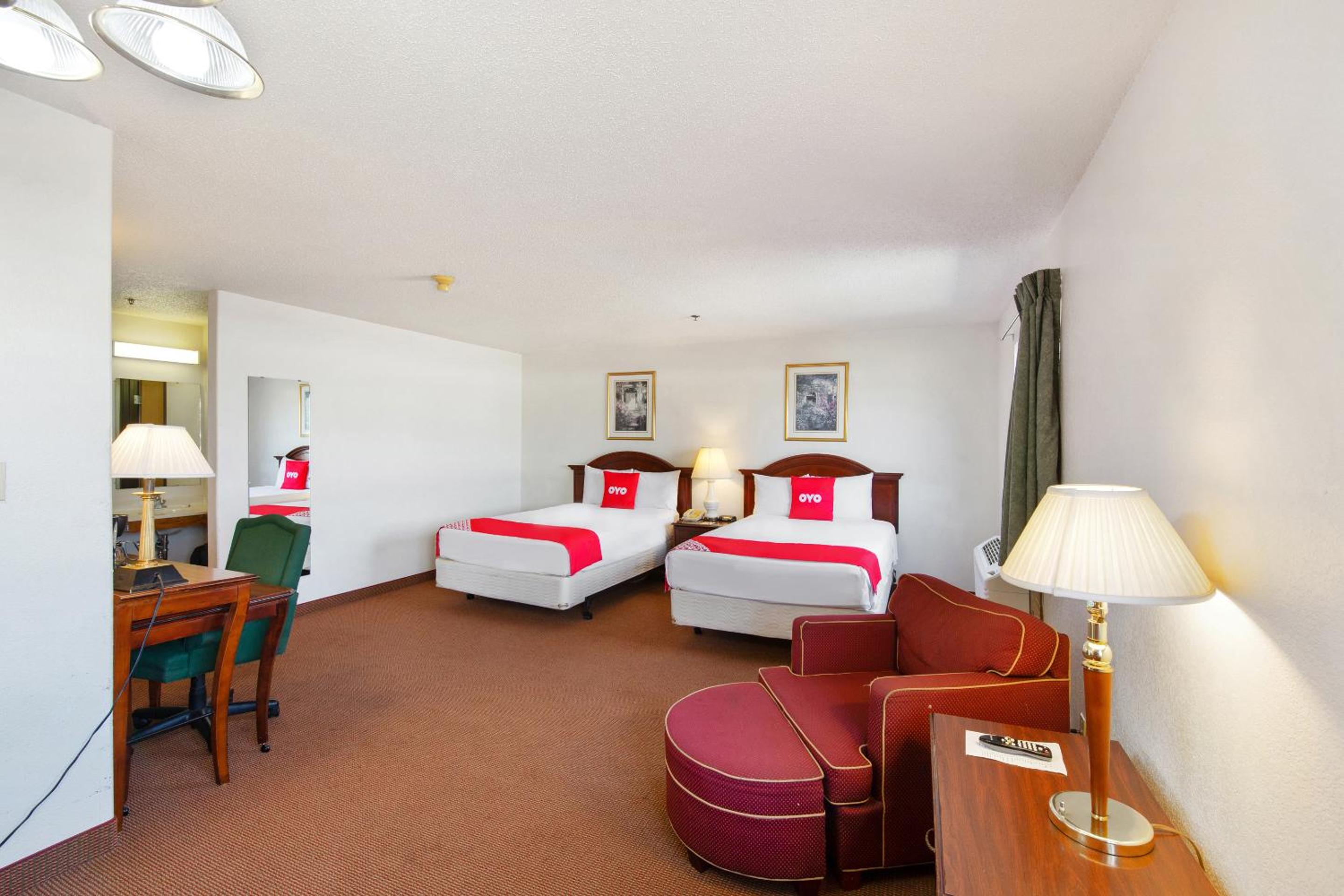Suite Two Doubles - Photo 7