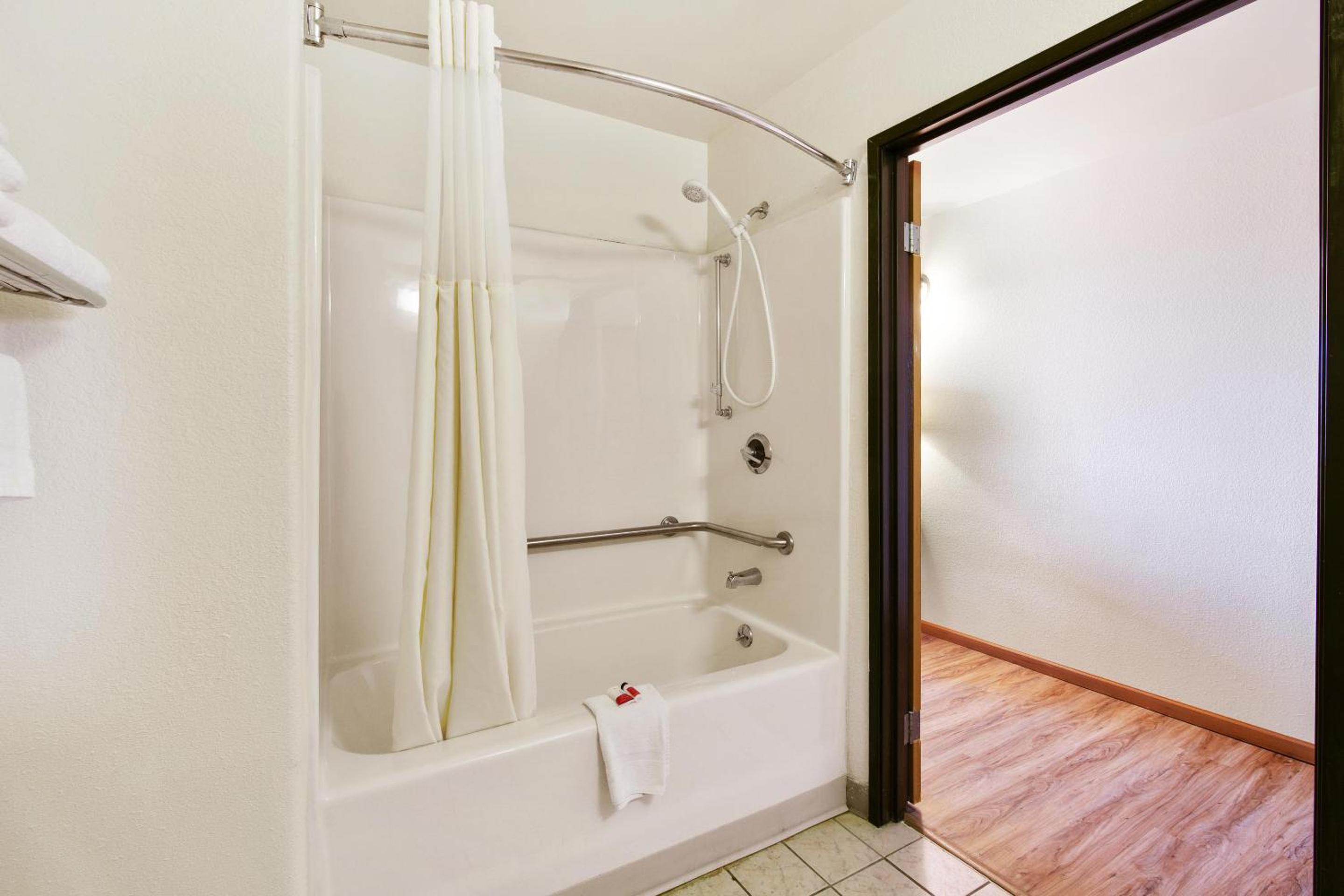 Double Room - Disability Access - Photo 2