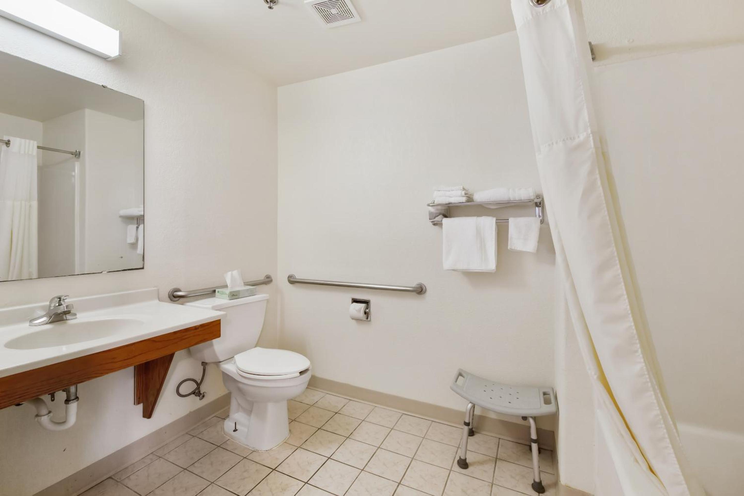 Double Room - Disability Access - Photo 3