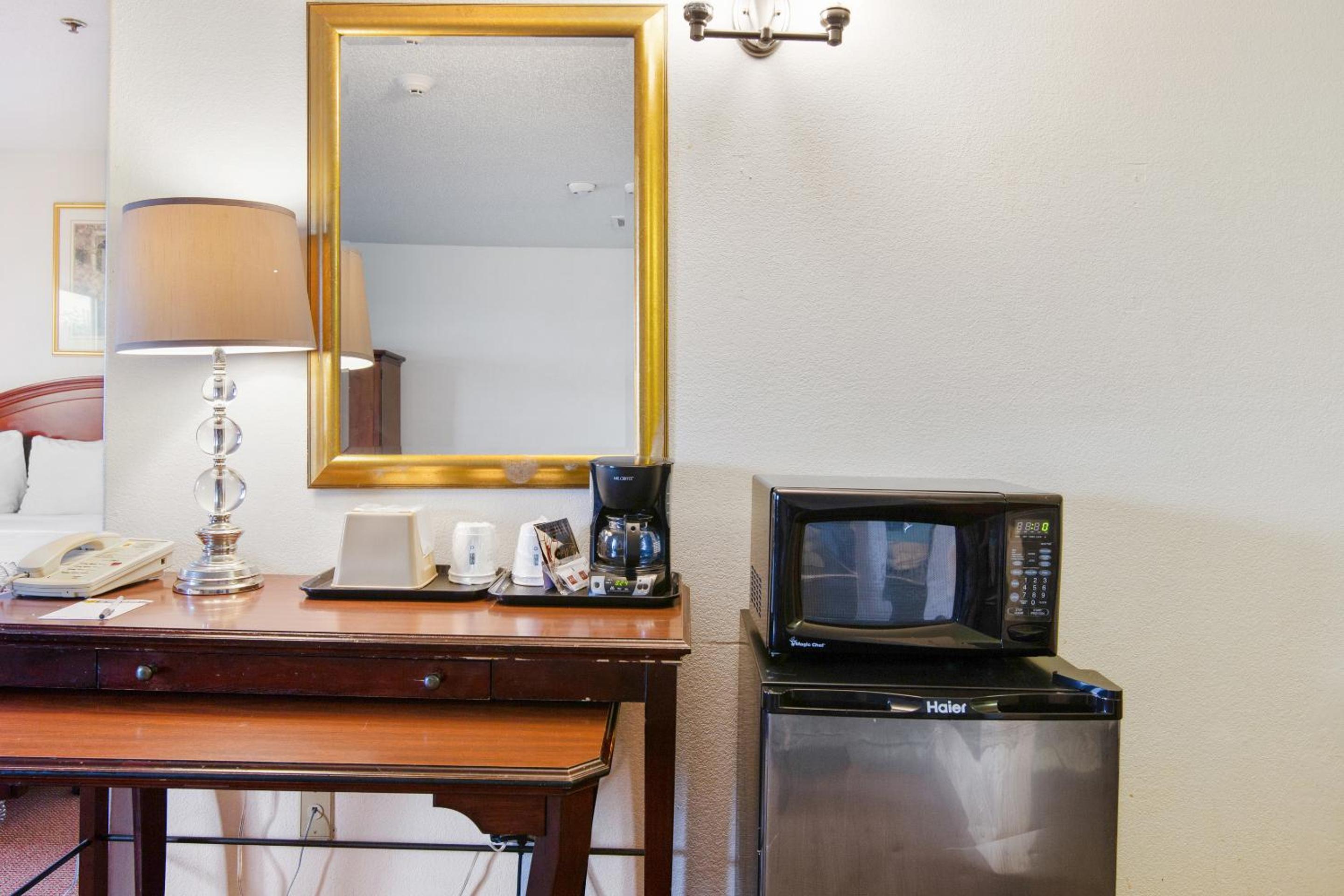 Double Room with Two Double Beds - Photo 5