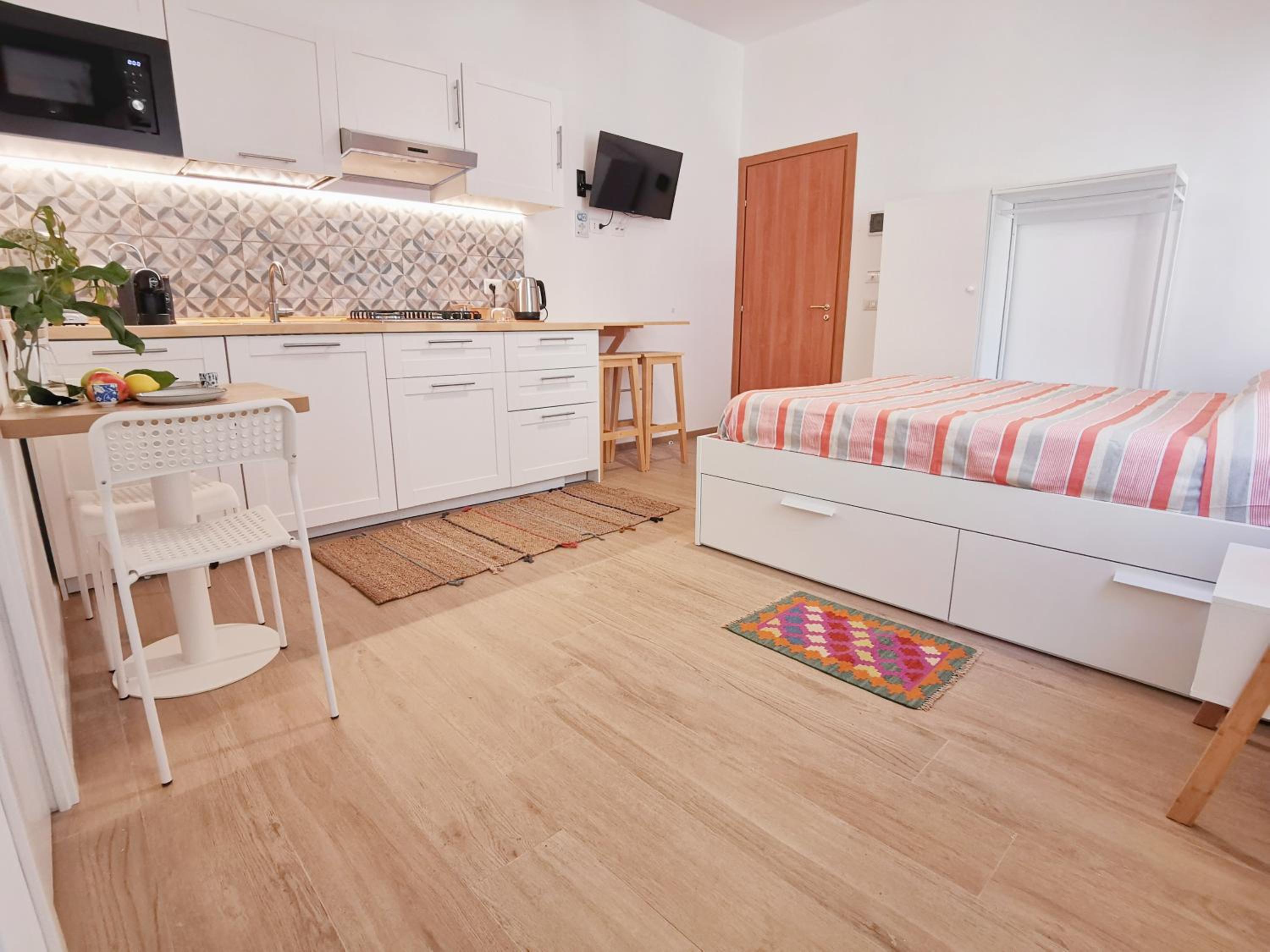 Double Room with Kitchen (no view) photo 1