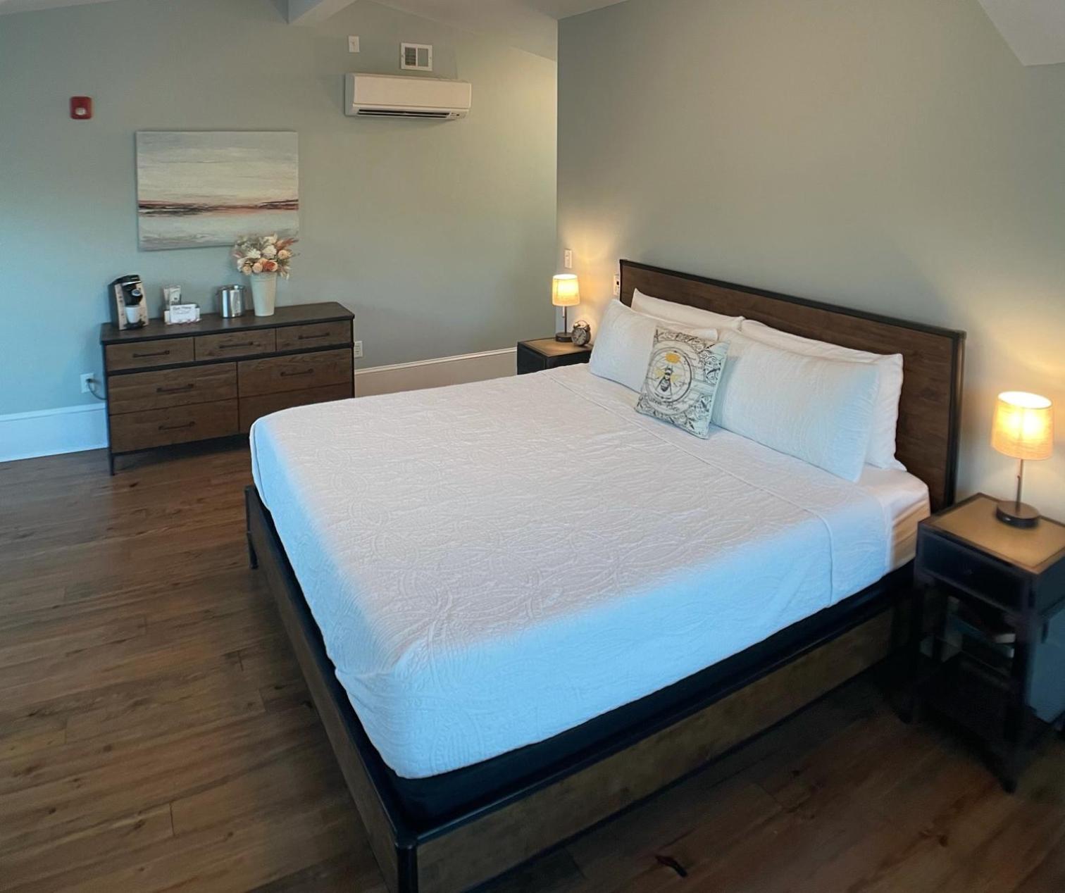King Room with Spa Bath