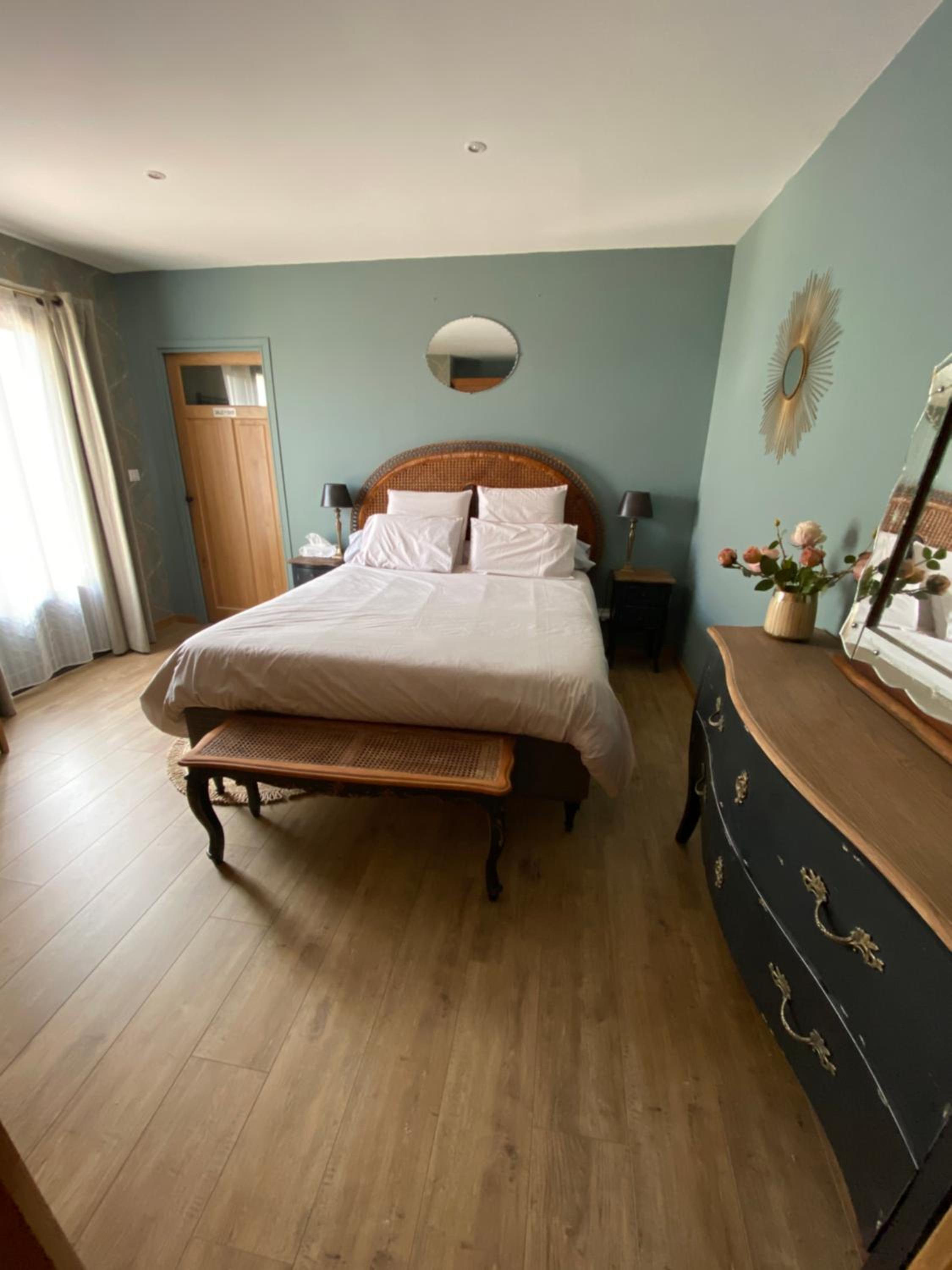 Large Double Room - Photo 1