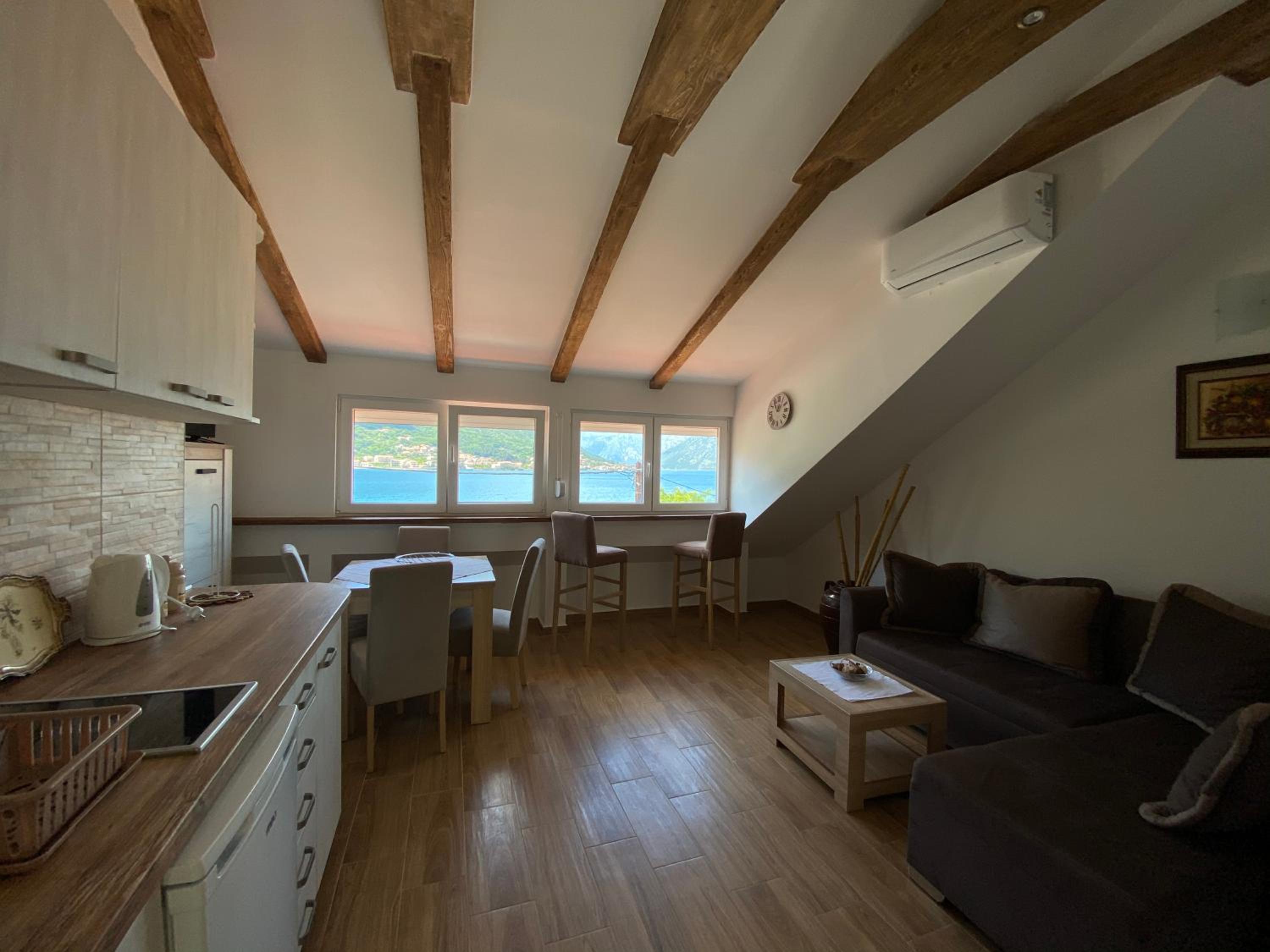 Apartment With Sea View