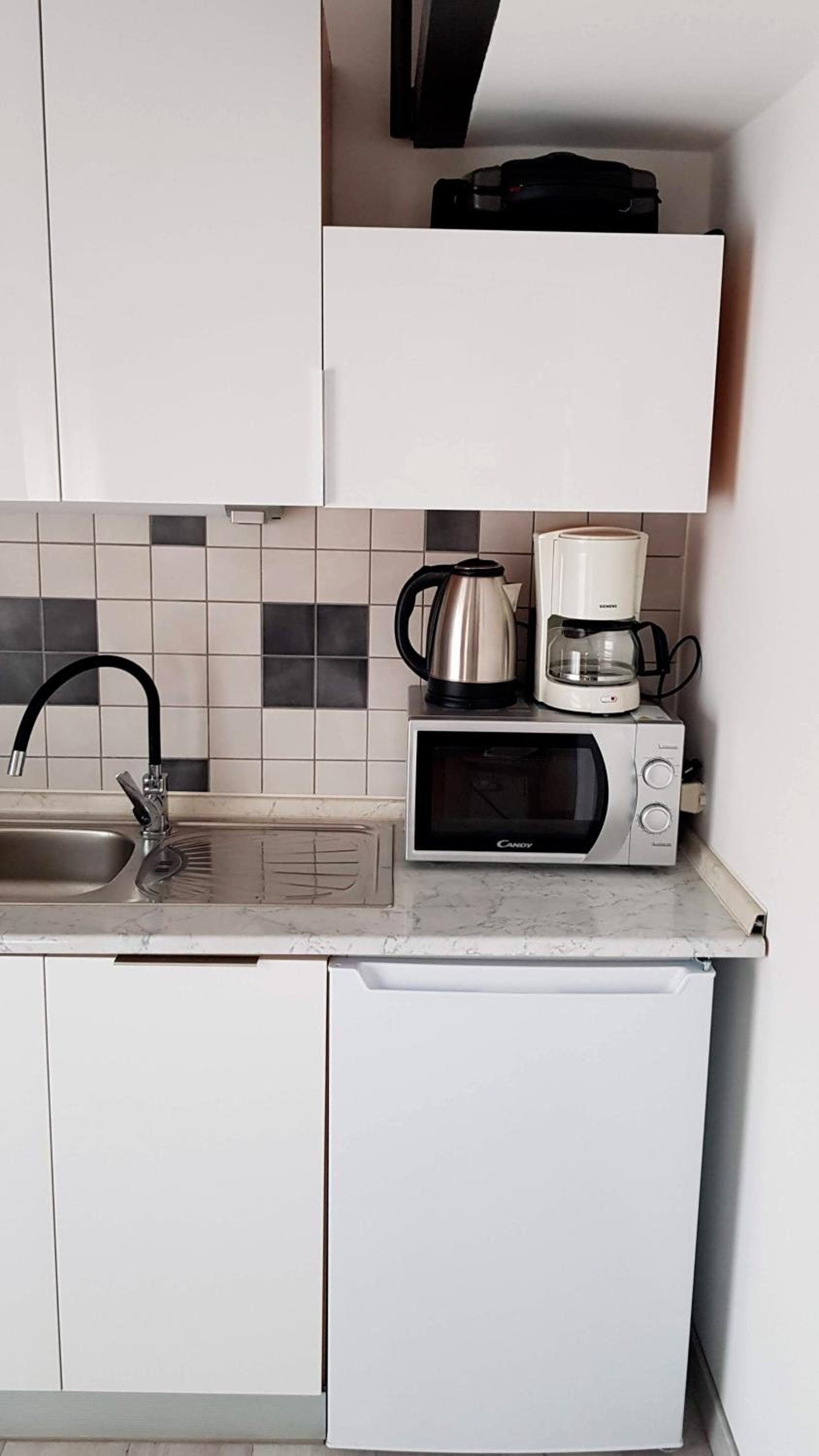 Studio Apartment - Photo 6