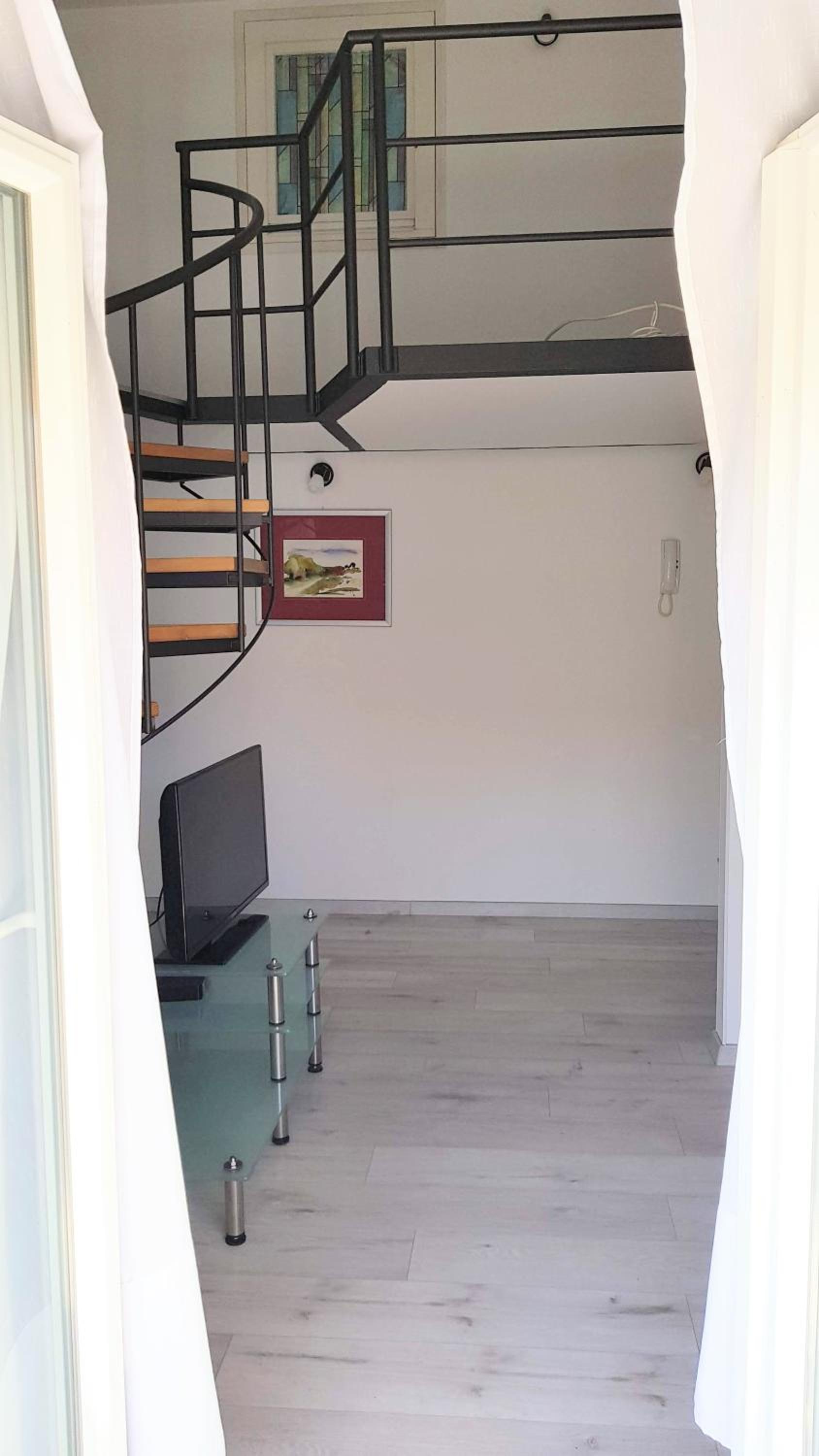 Studio Apartment - Photo 28