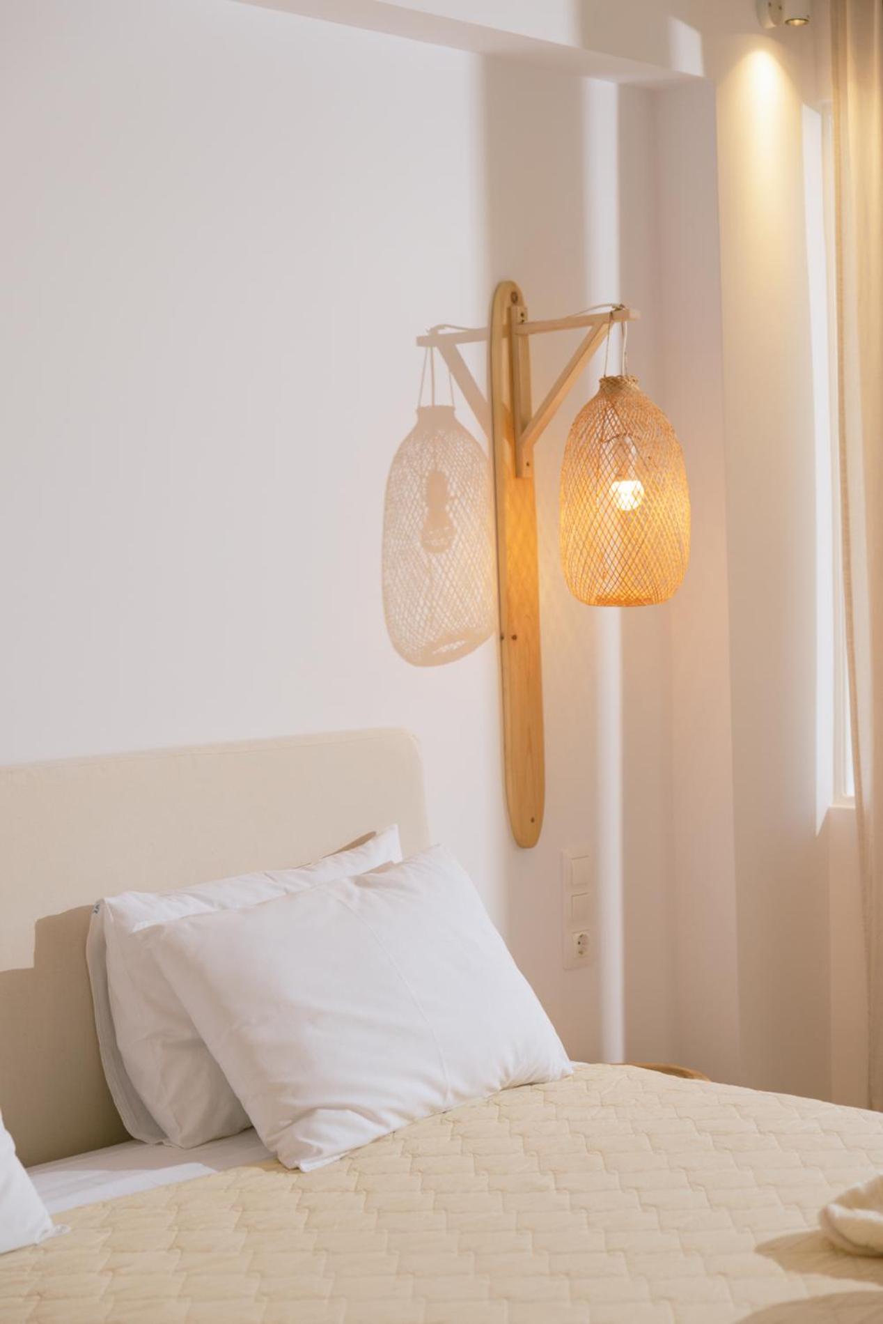 Deluxe King Suite - Photo 16