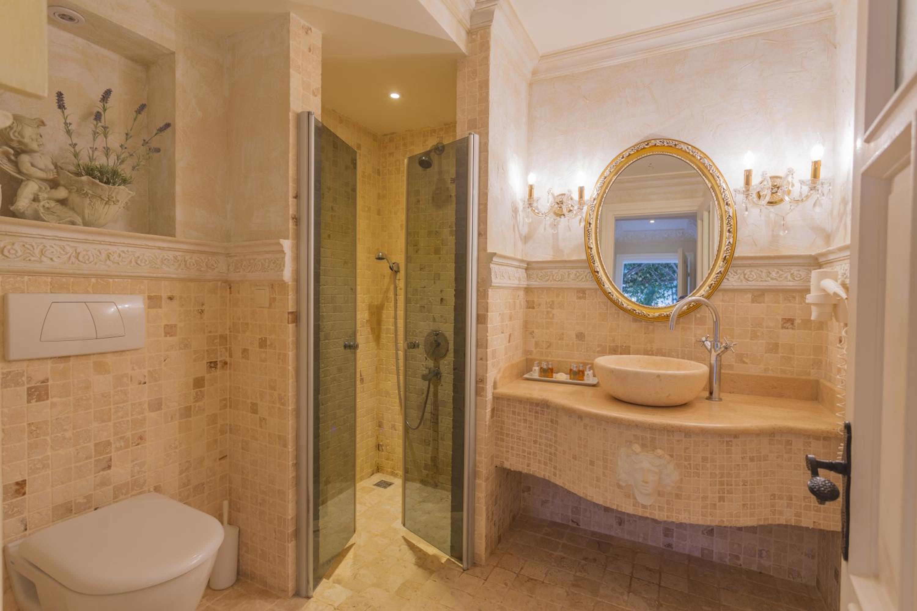 Two-Bedroom Suite - Photo 2