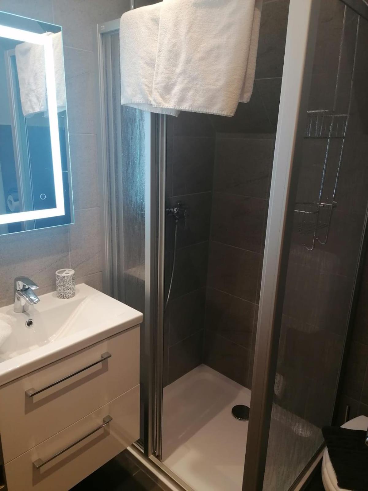 Double Room with Balcony photo 2