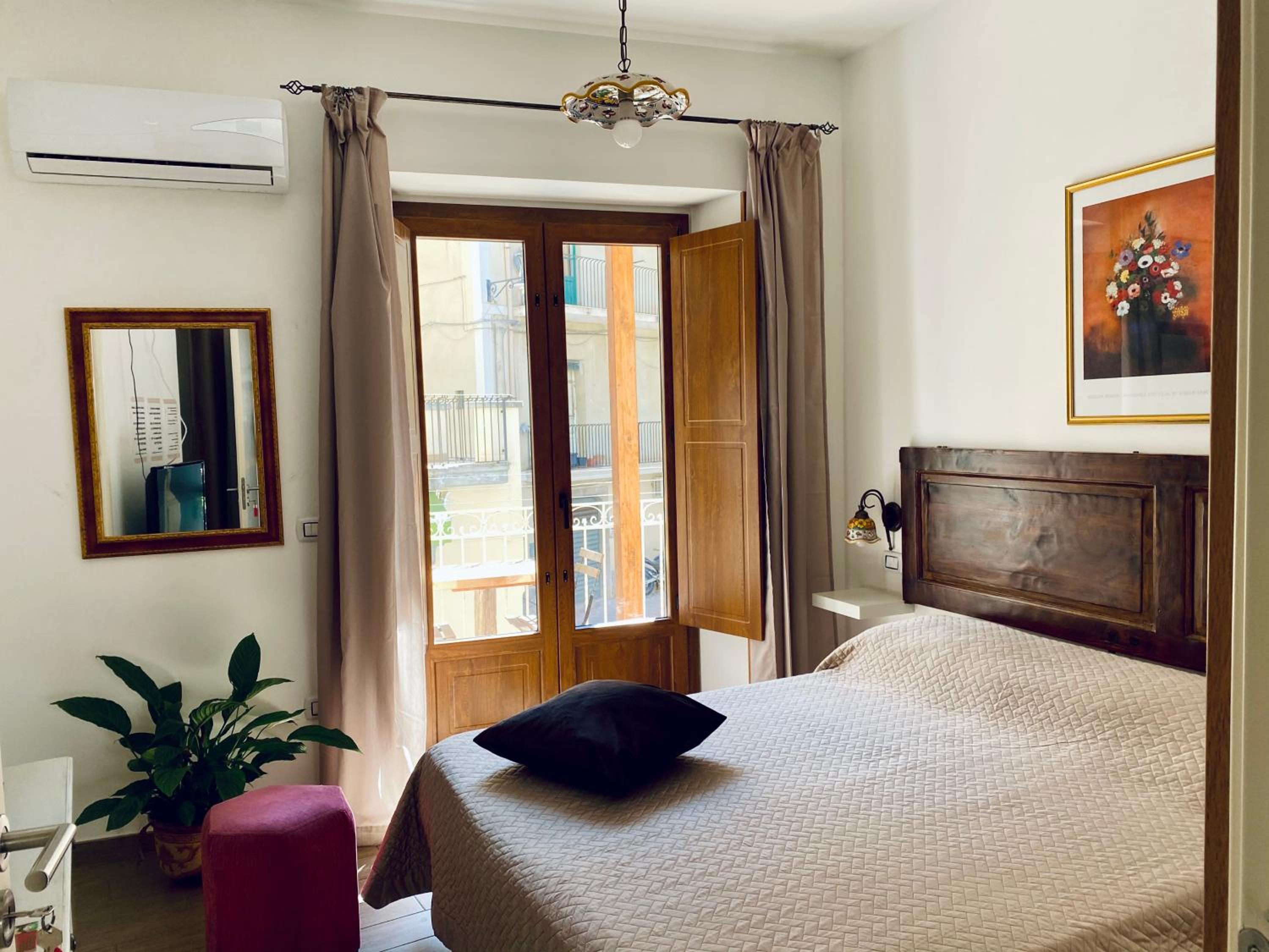 Deluxe Double Room with Balcony - Photo 1