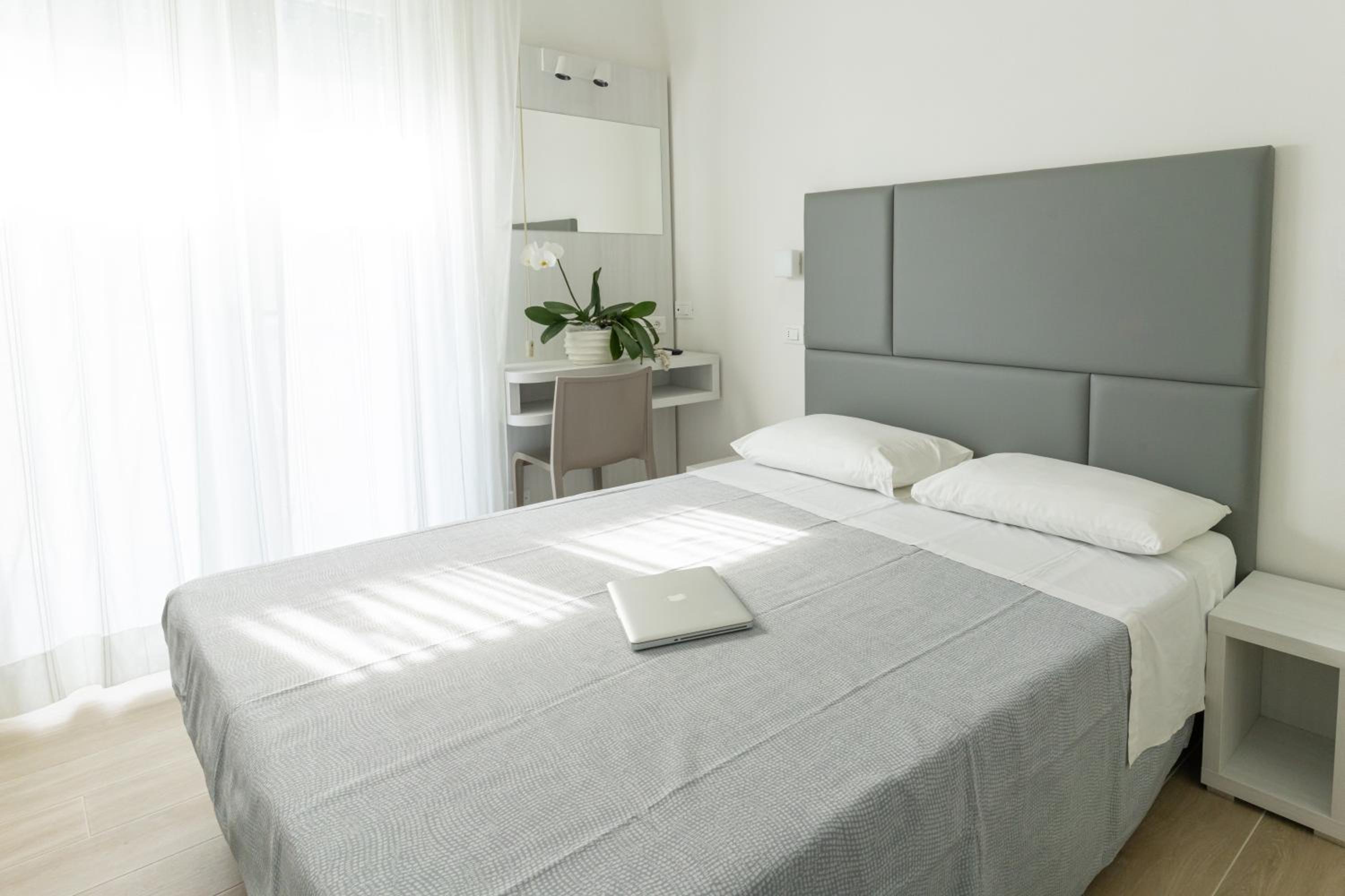 Double Room Single Use with Balcony photo 1