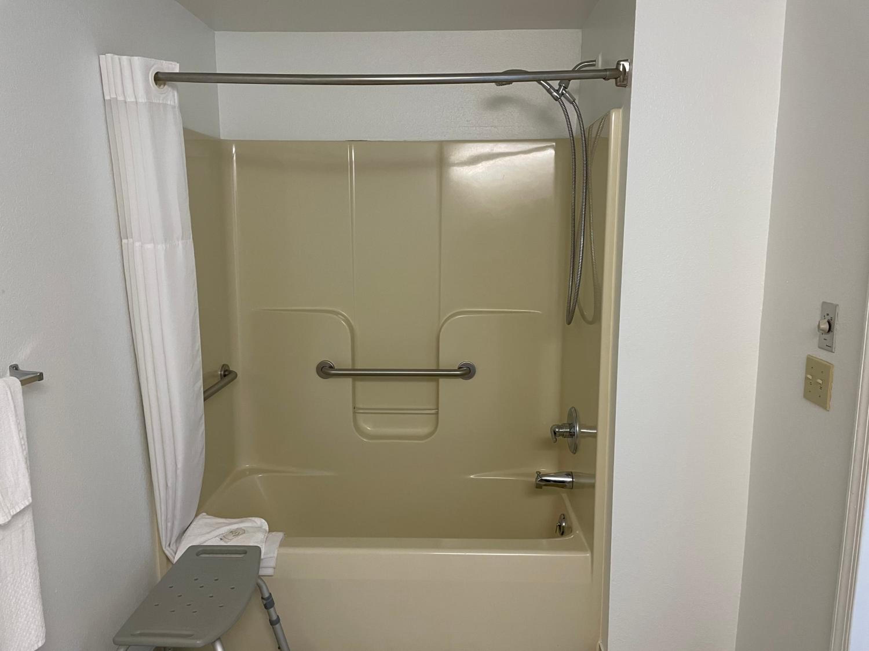Double Room - Accessible/Non-Smoking photo 3