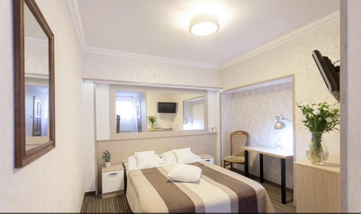 Deluxe Double Room with Shower