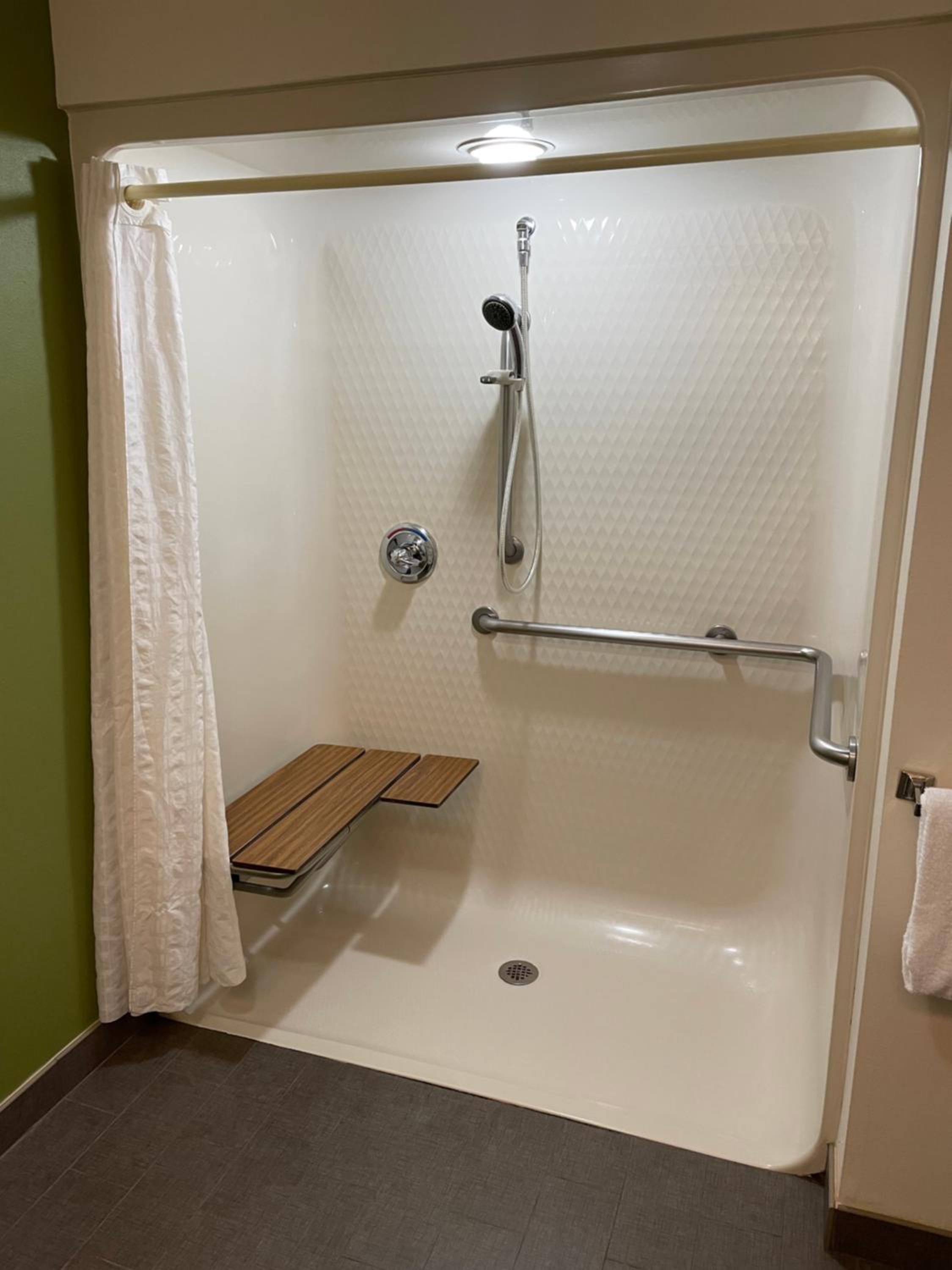 Queen Room - Disability Access/Non-Smoking - Photo 4