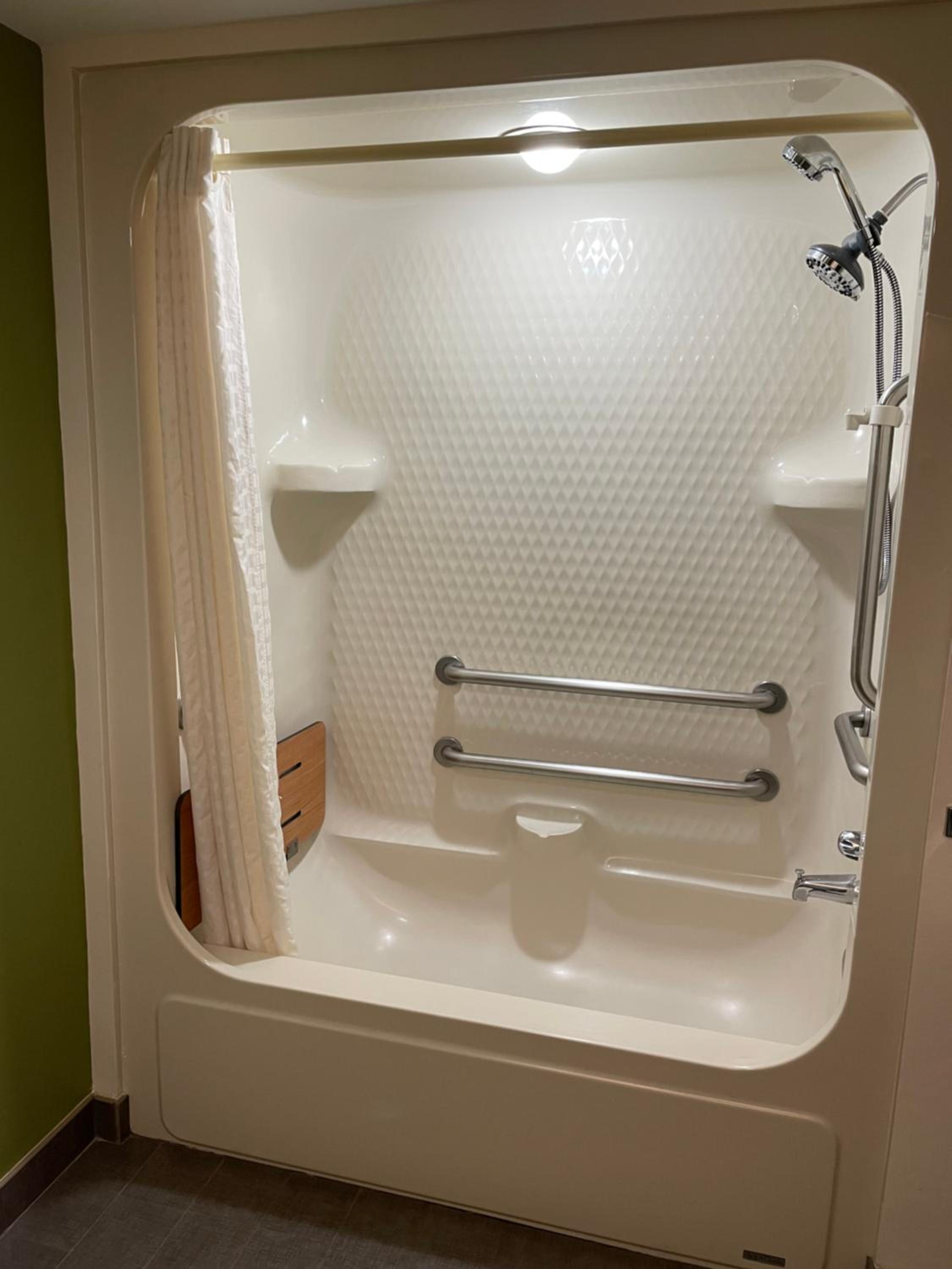 Queen Room - Disability Access/Non-Smoking - Photo 2