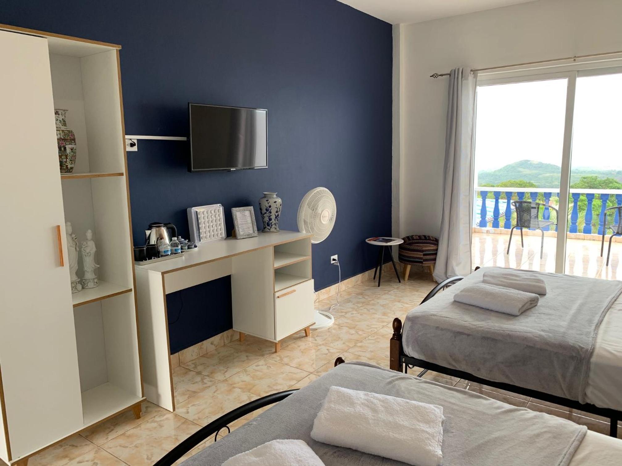 Deluxe Double Room with Balcony and Sea View photo 1
