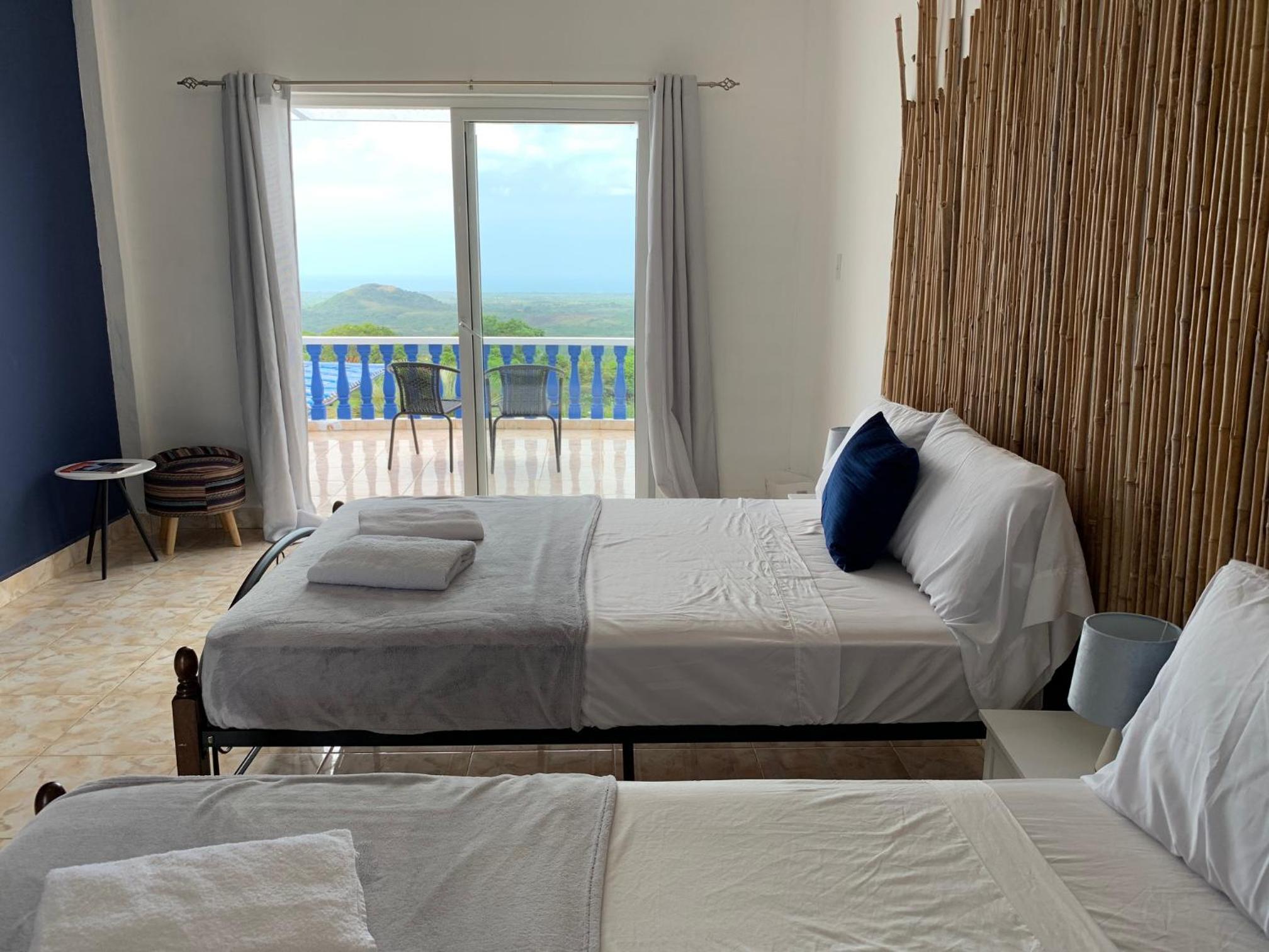 Deluxe Double Room with Balcony and Sea View photo 2