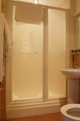 Double Room - Photo 6
