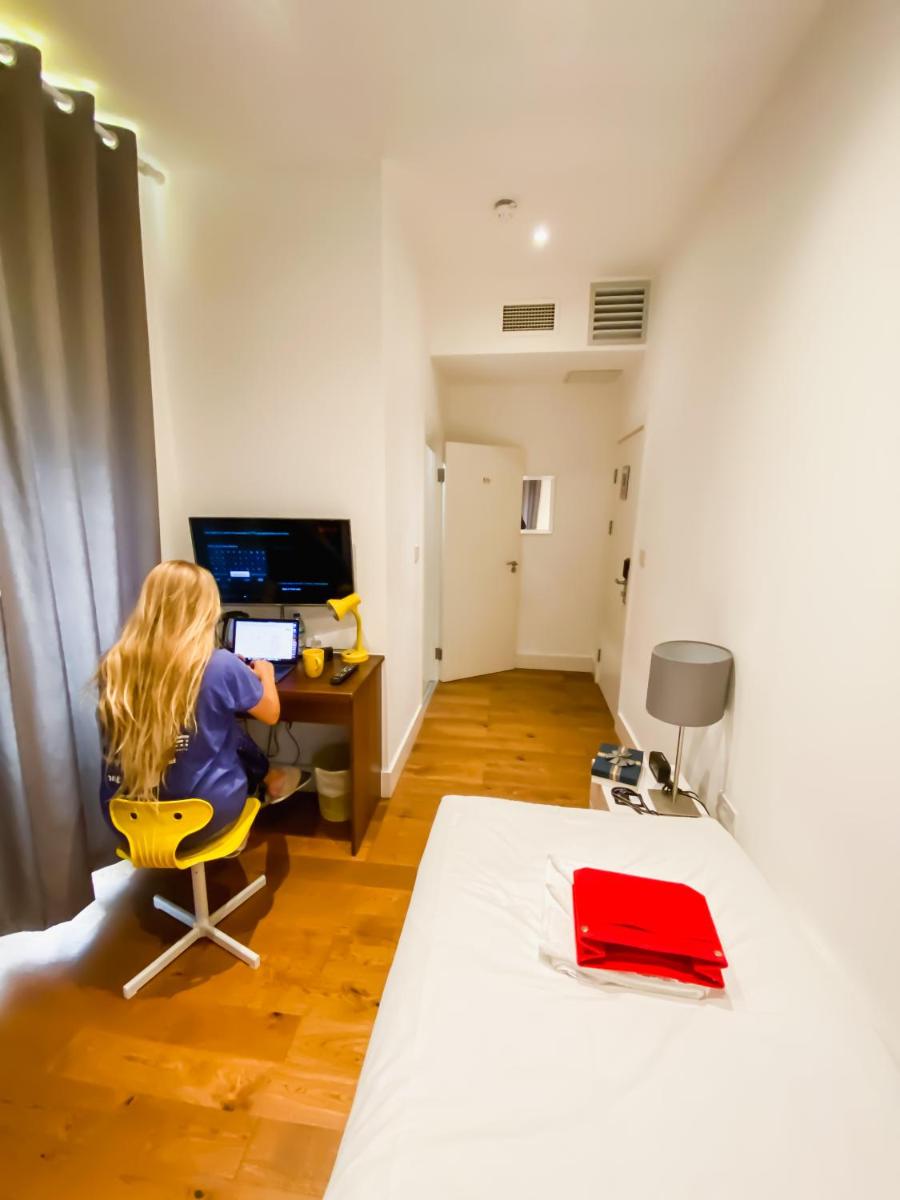 Single Room photo 2