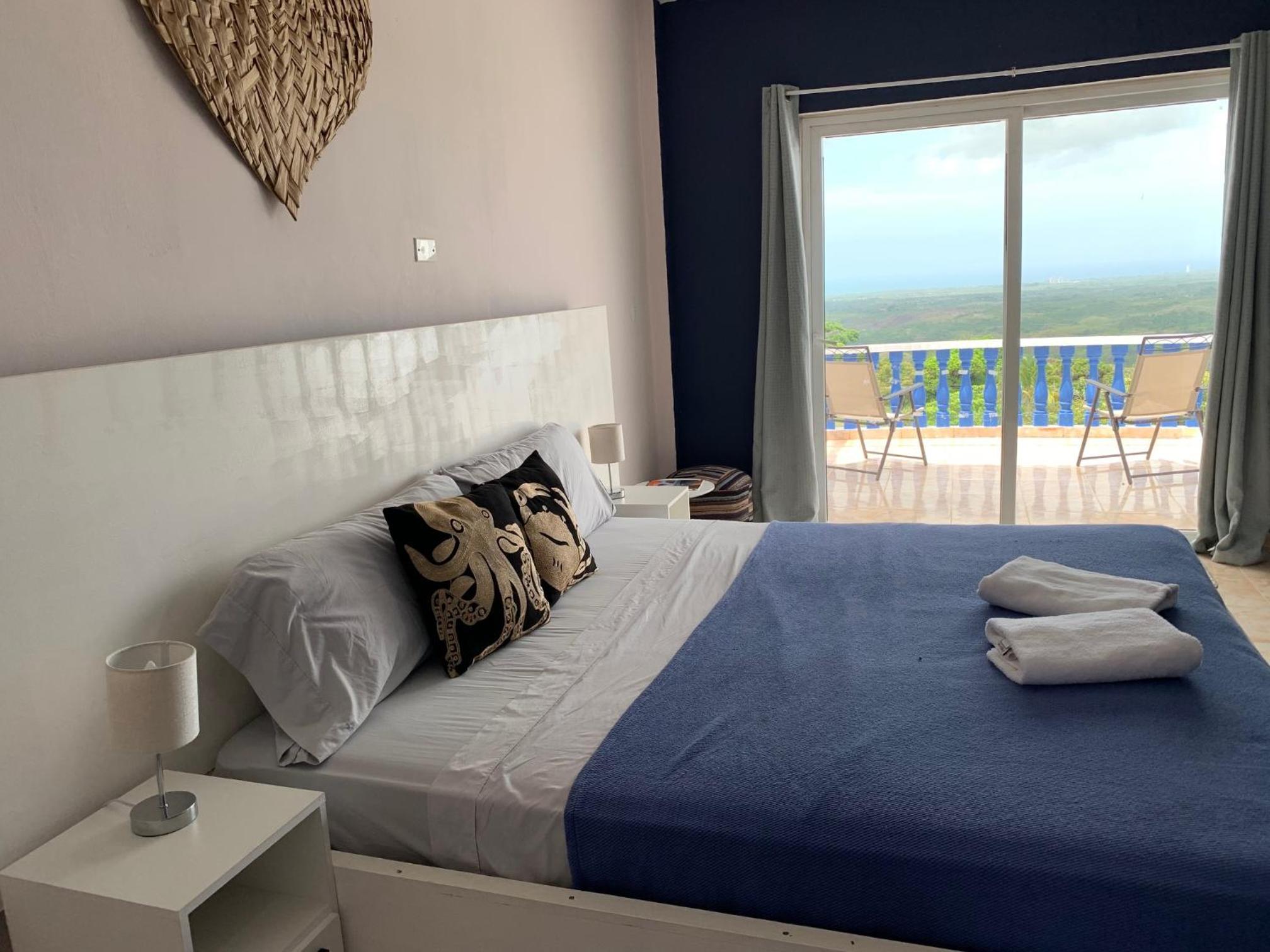 Deluxe Suite with Sea View photo 2