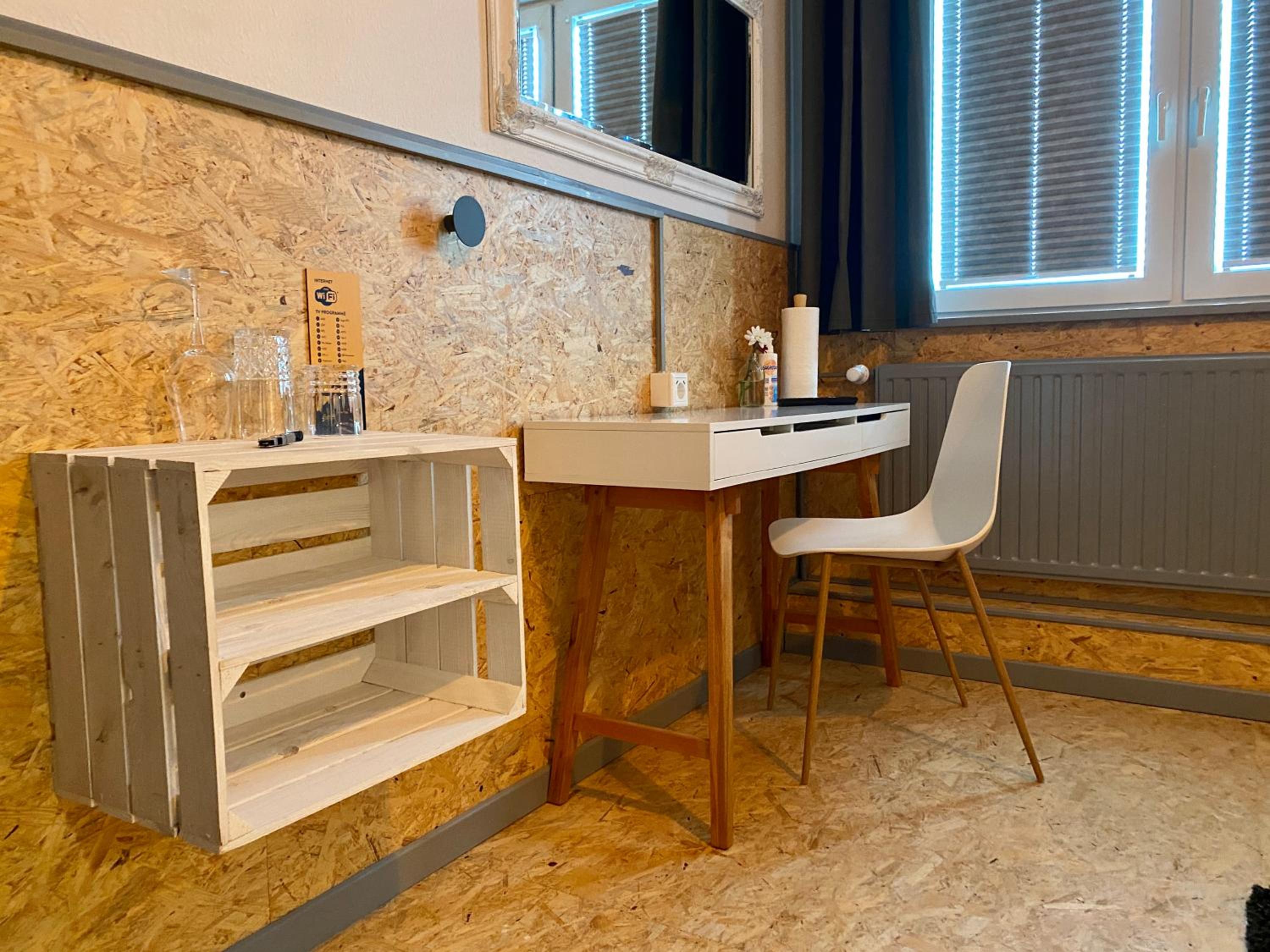Budget Single Room - Photo 8