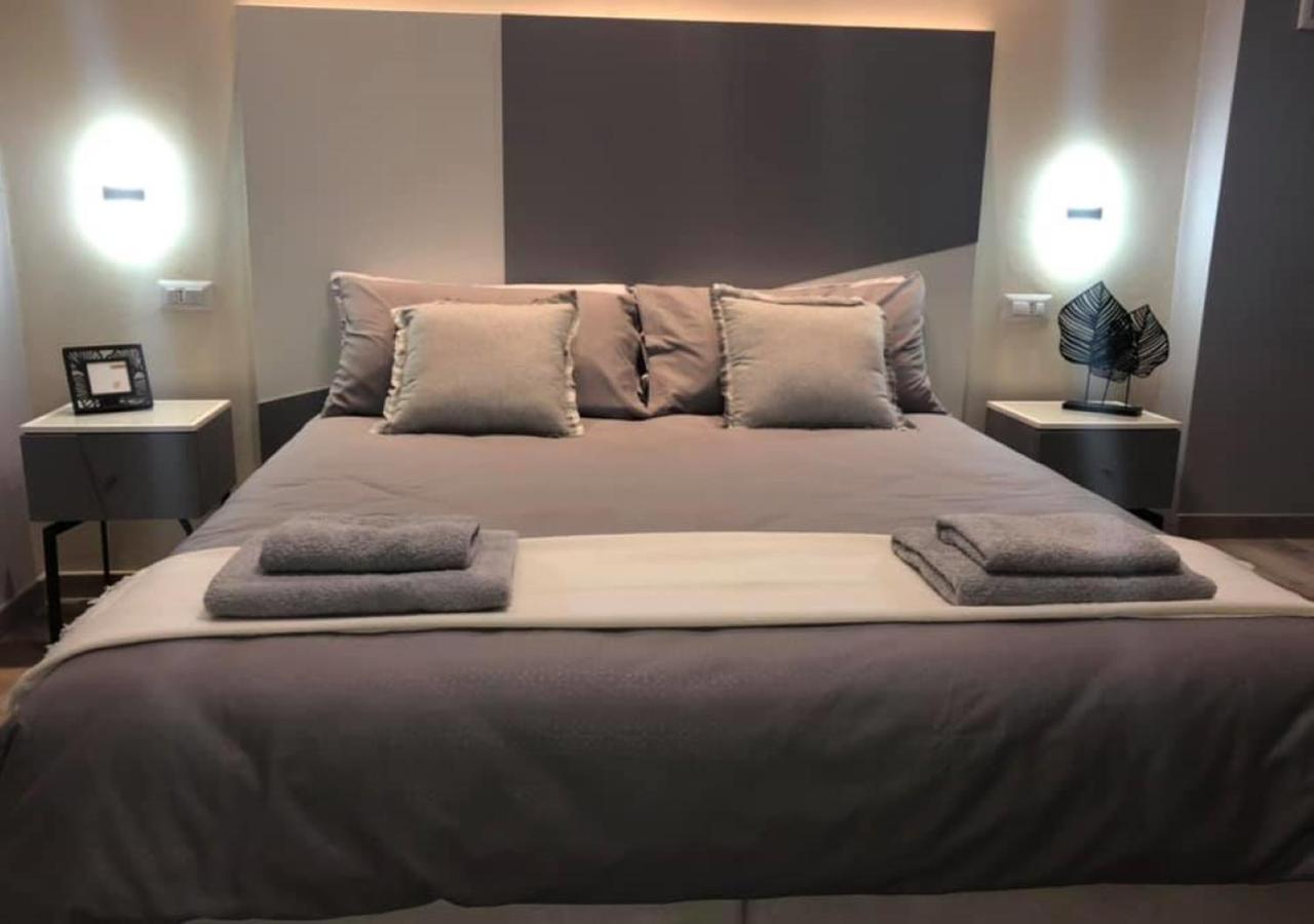 Double or Twin Room with Private Bathroom - Photo 6
