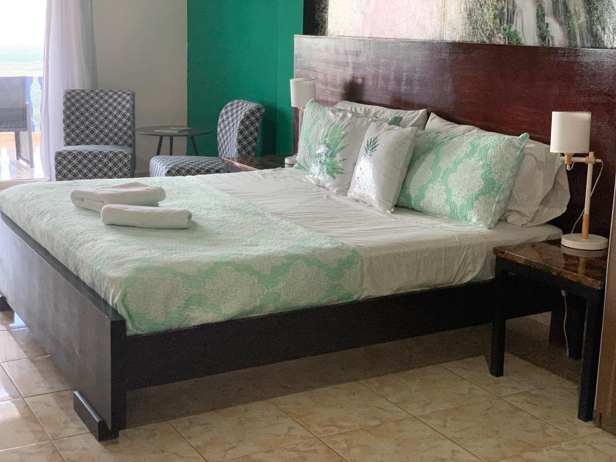 Superior King Suite photo 3