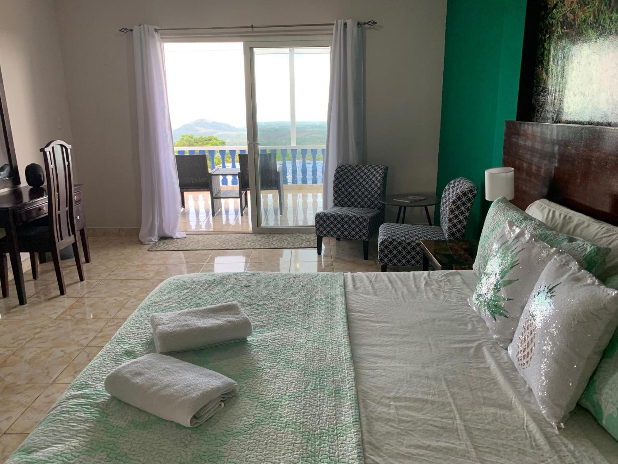 Superior King Suite photo 1