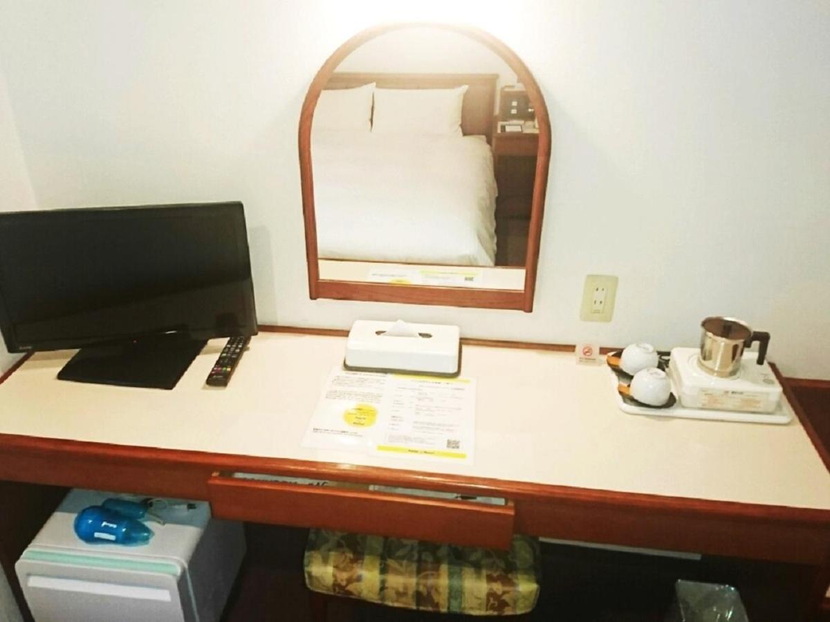 Double Room - Non-Smoking  - Photo 5