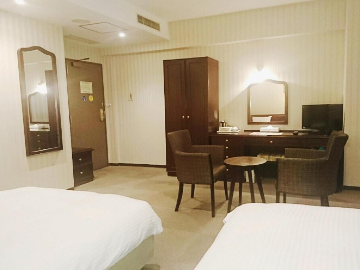 Twin Room - Non-Smoking - Photo 3